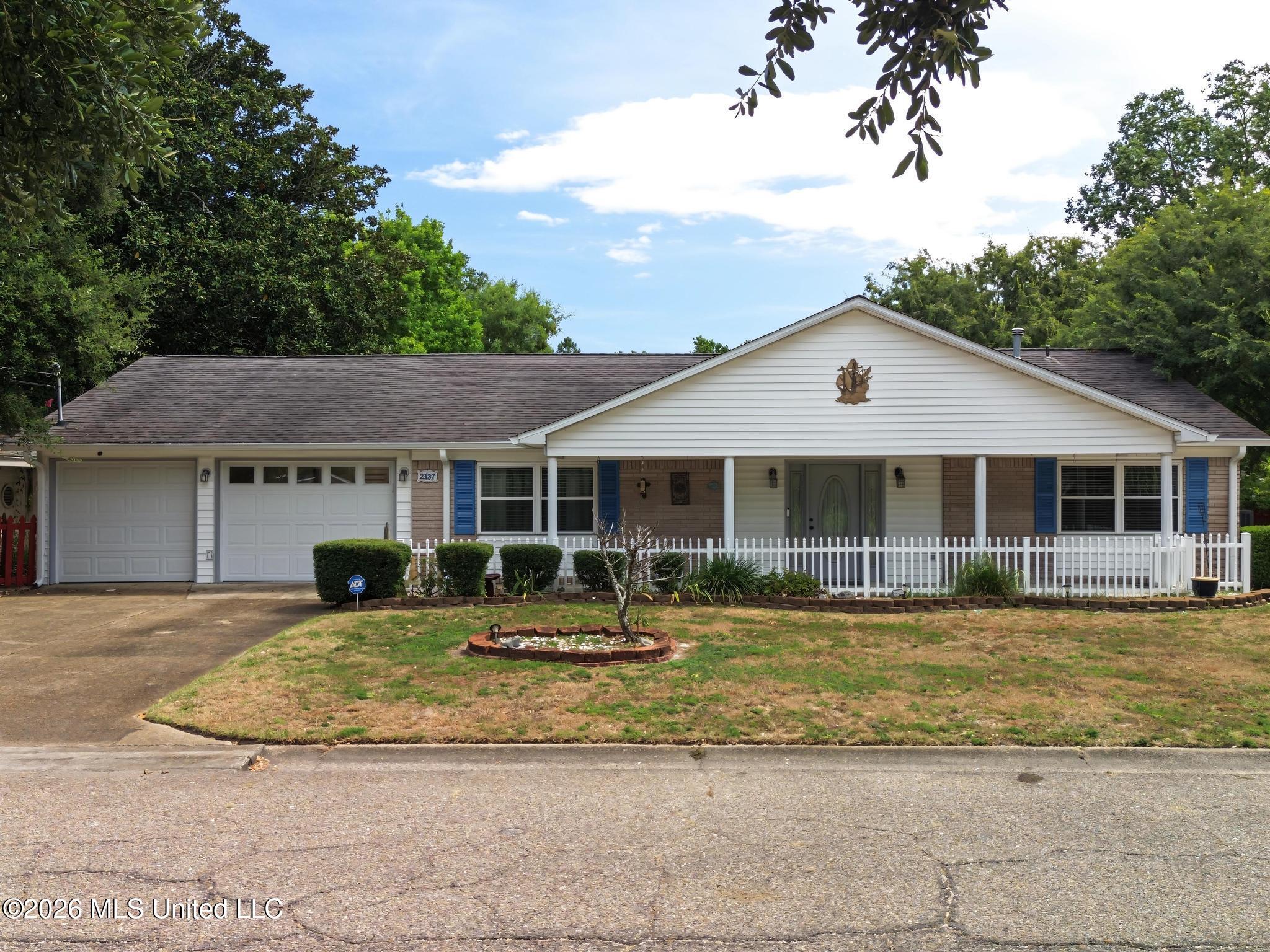2137 Driftwood Drive Property Photo 1