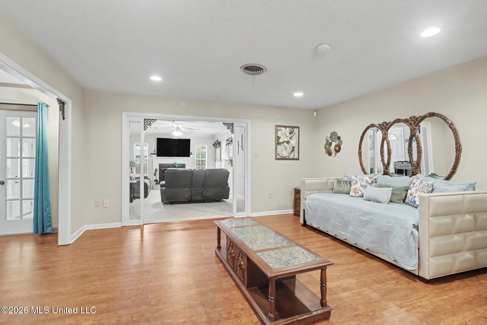 2137 Driftwood Drive Property Photo 8