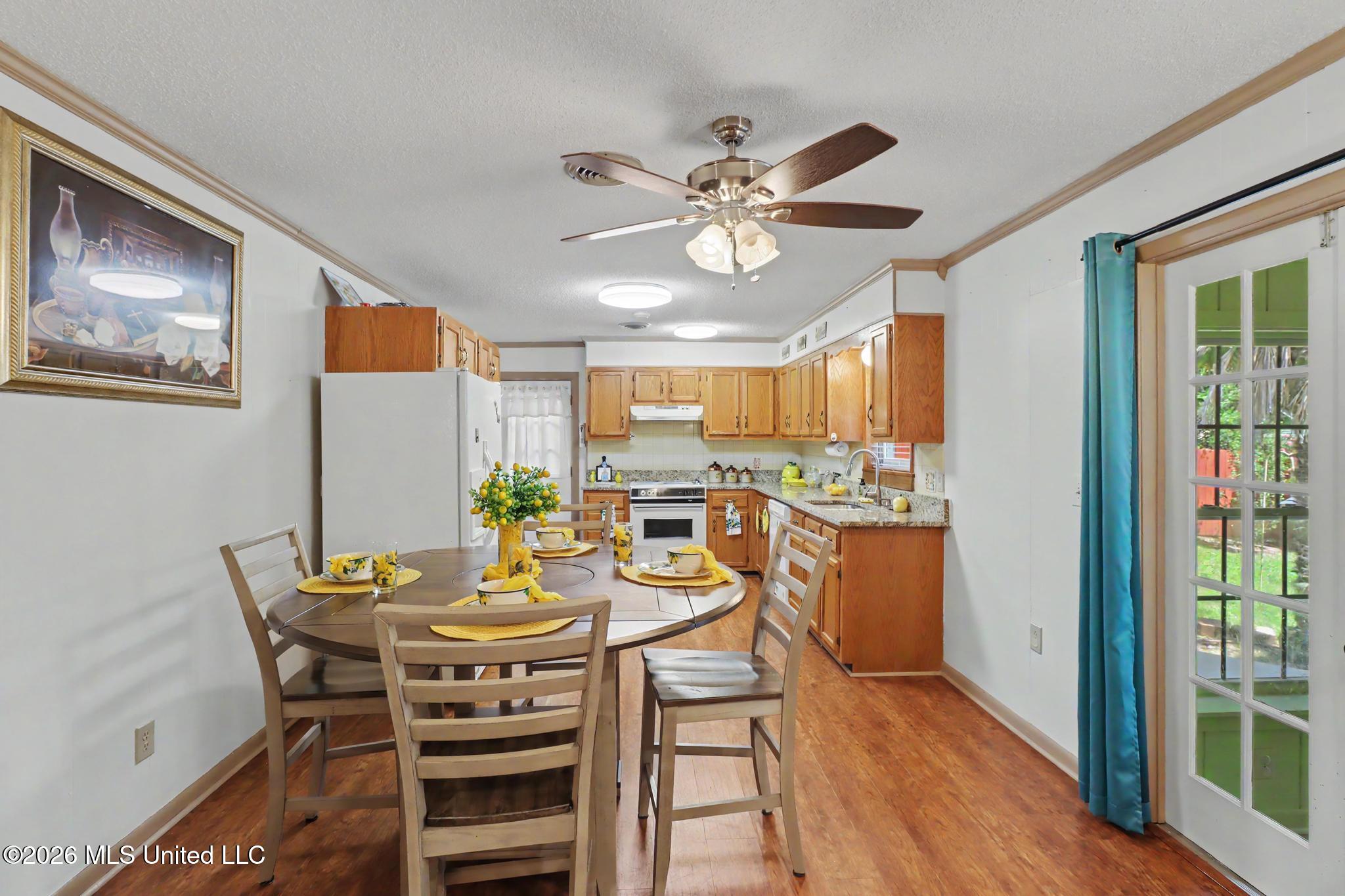 2137 Driftwood Drive Property Photo 10