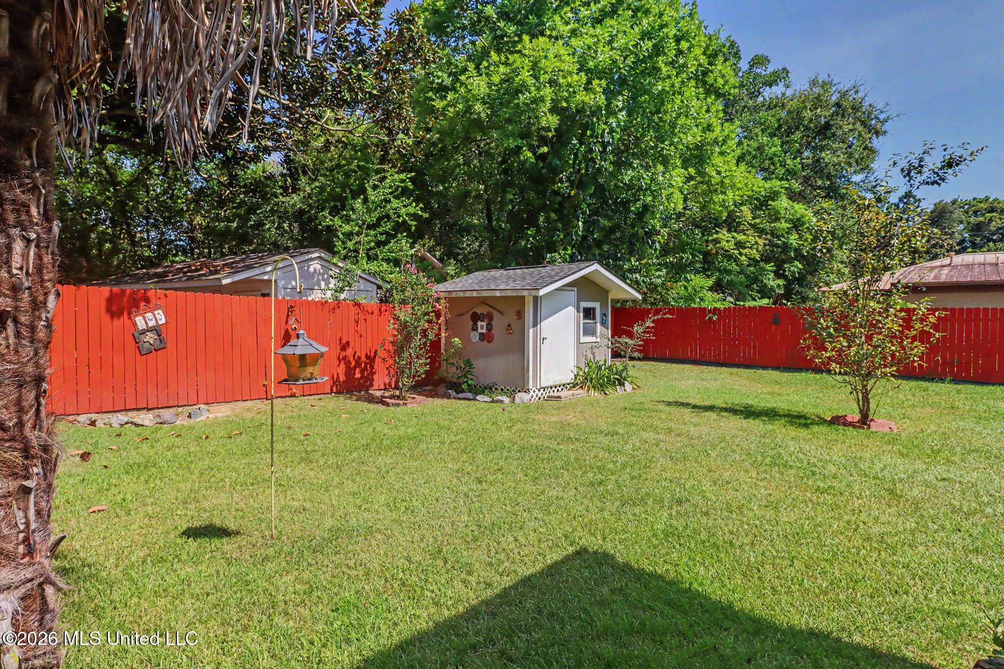 2137 Driftwood Drive Property Photo 19
