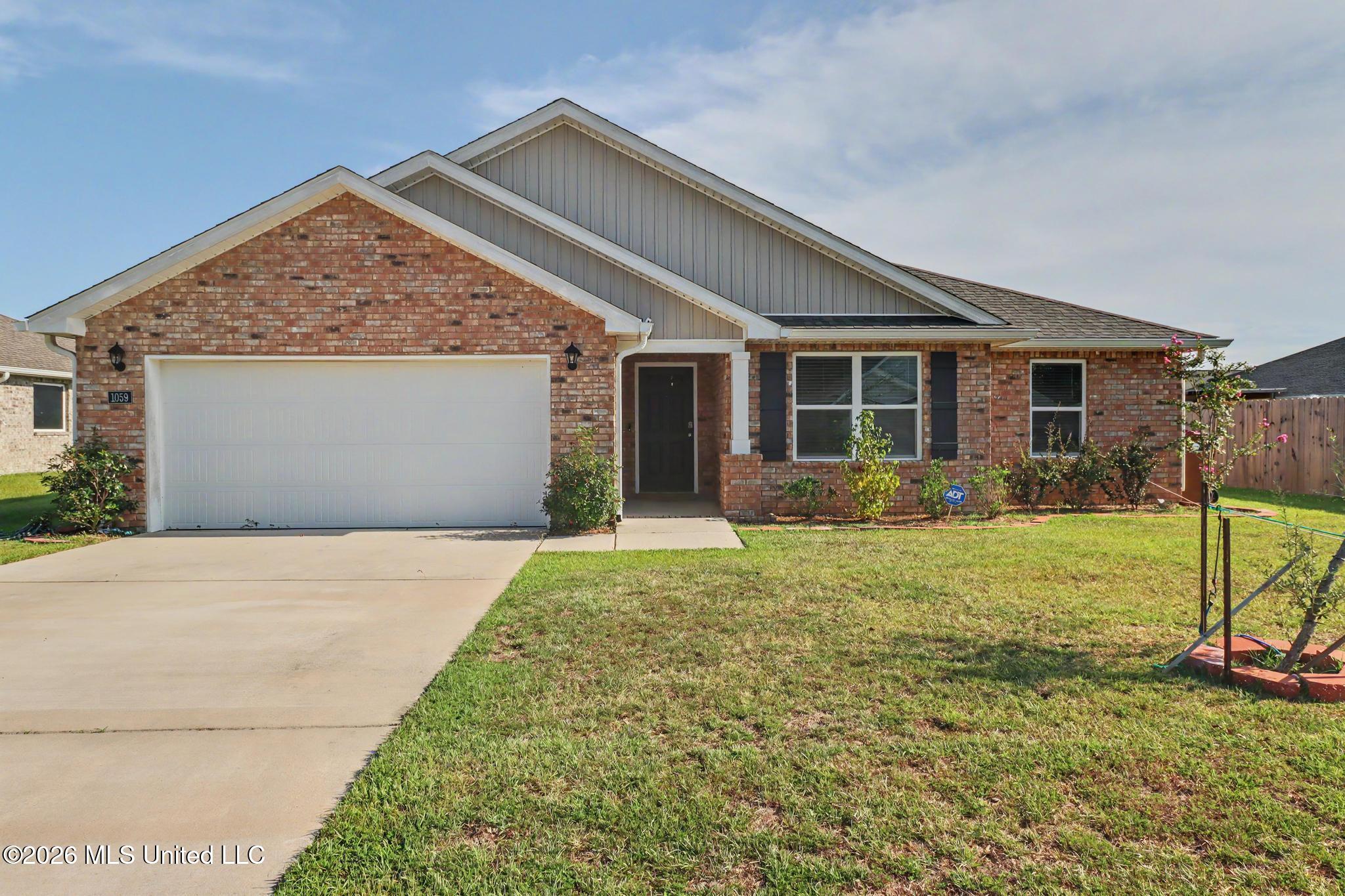 1059 Enclave Circle Property Photo 1