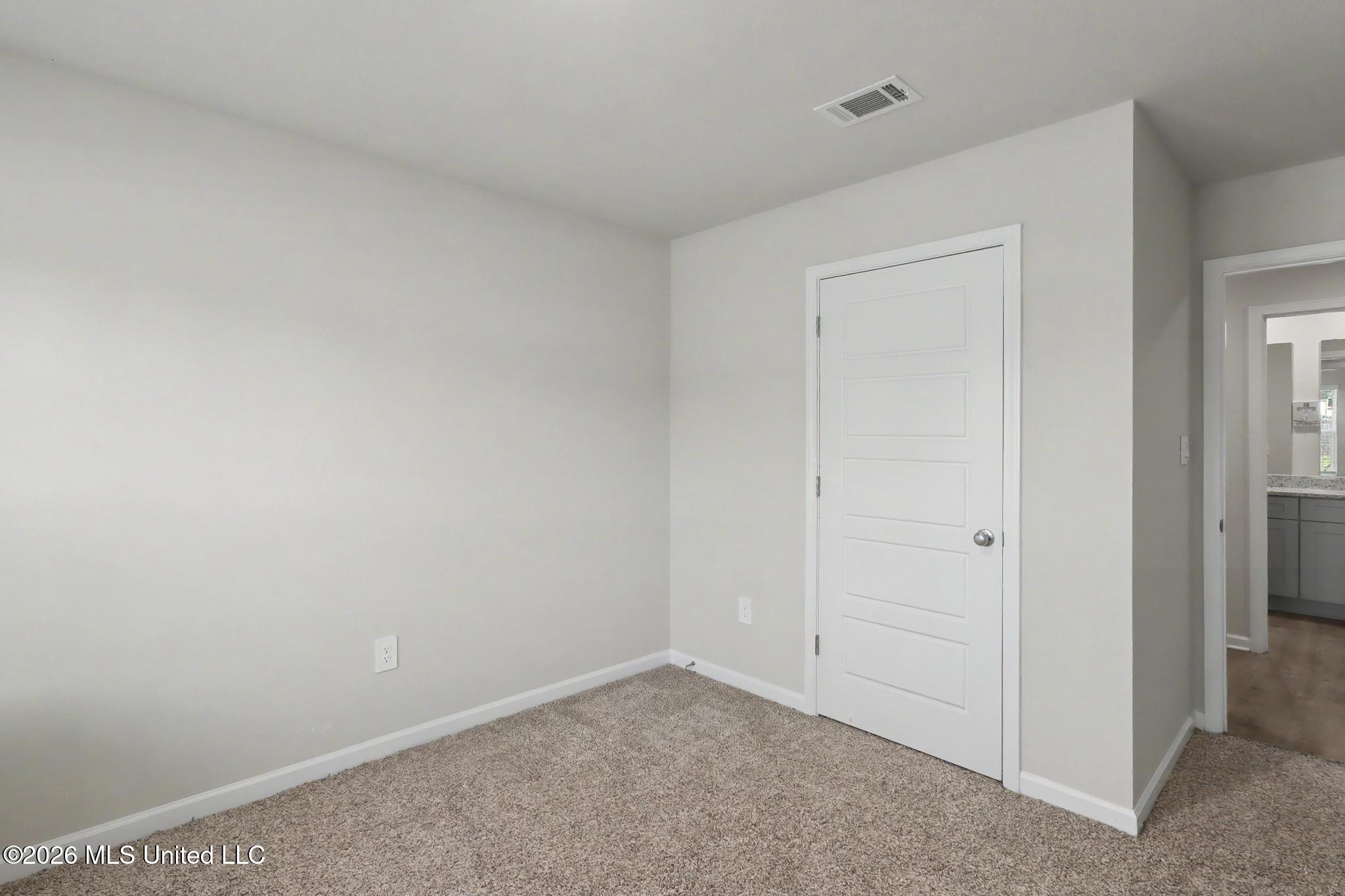 1059 Enclave Circle Property Photo 13