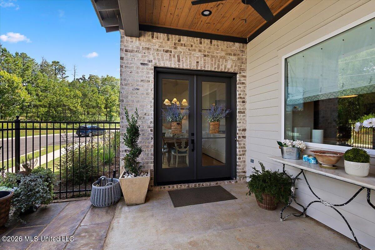 121 Andrew Jackson Street Property Photo 6