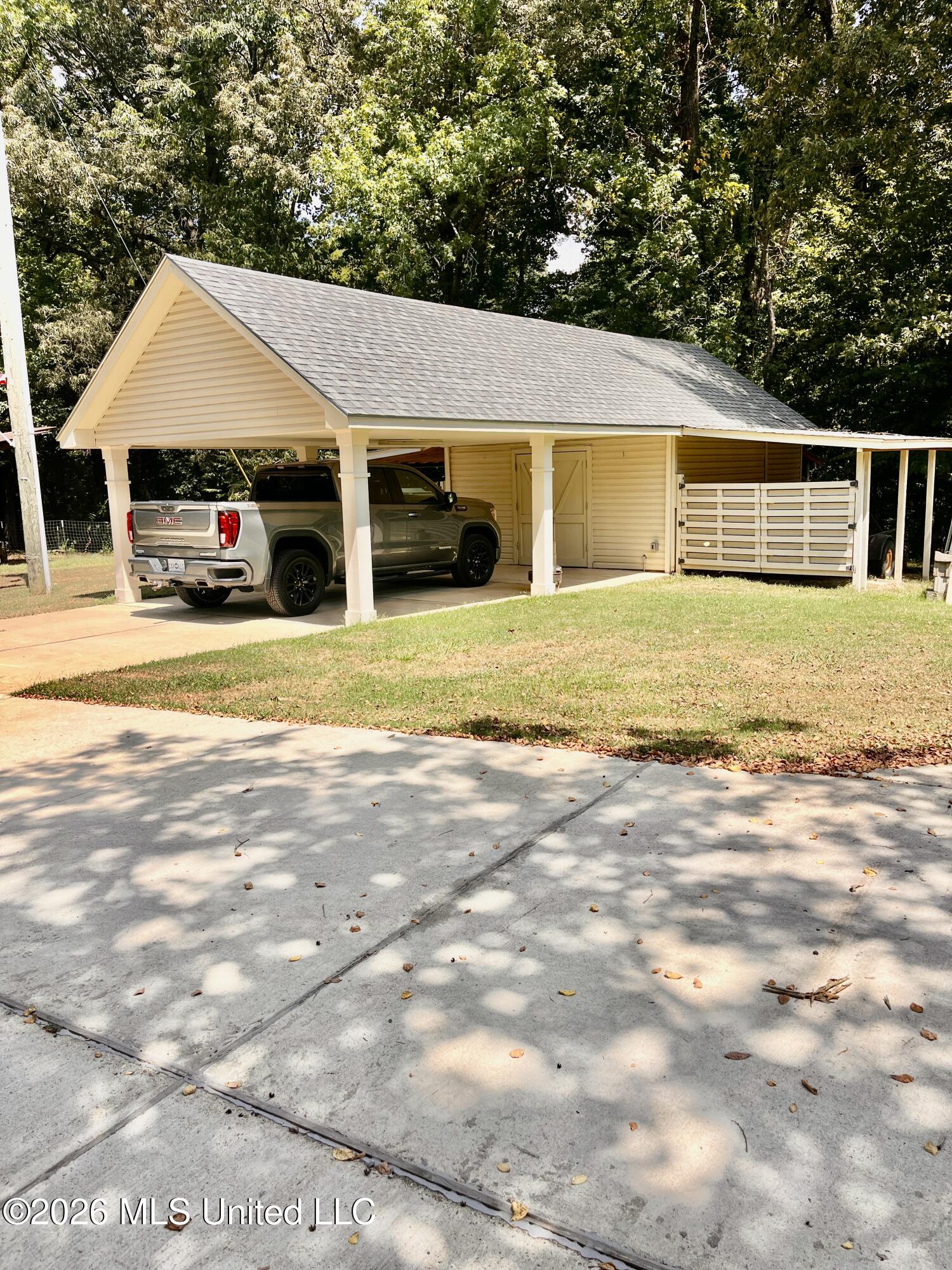 5560 Poplar Corner Road Property Photo 9