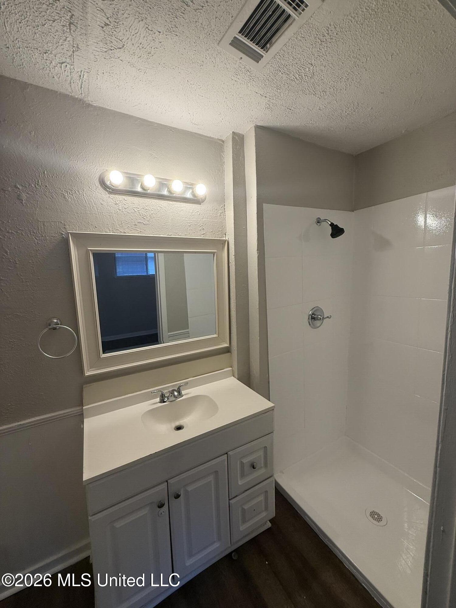 4344 California Avenue Property Photo 6