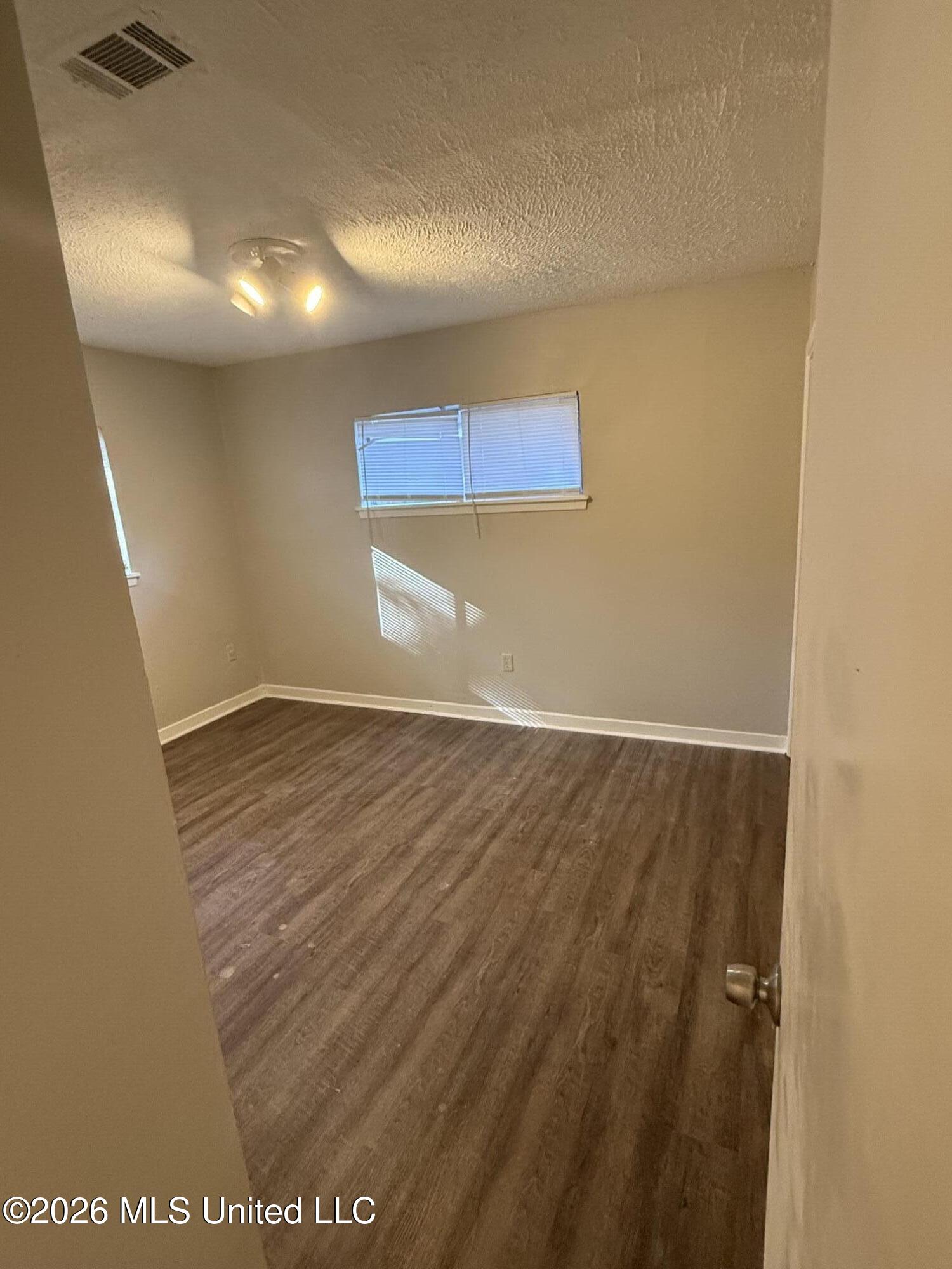 4344 California Avenue Property Photo 8