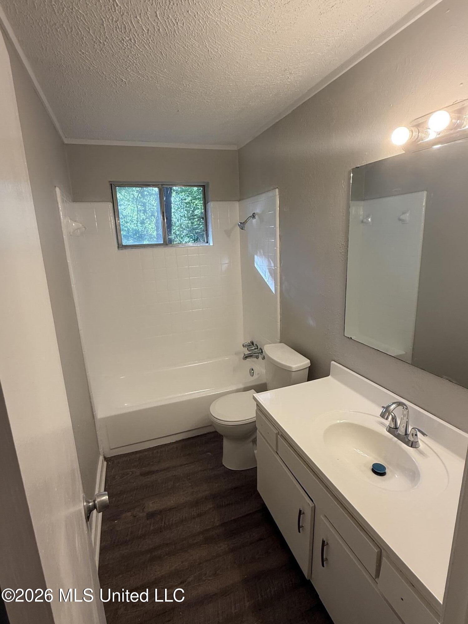 4344 California Avenue Property Photo 9