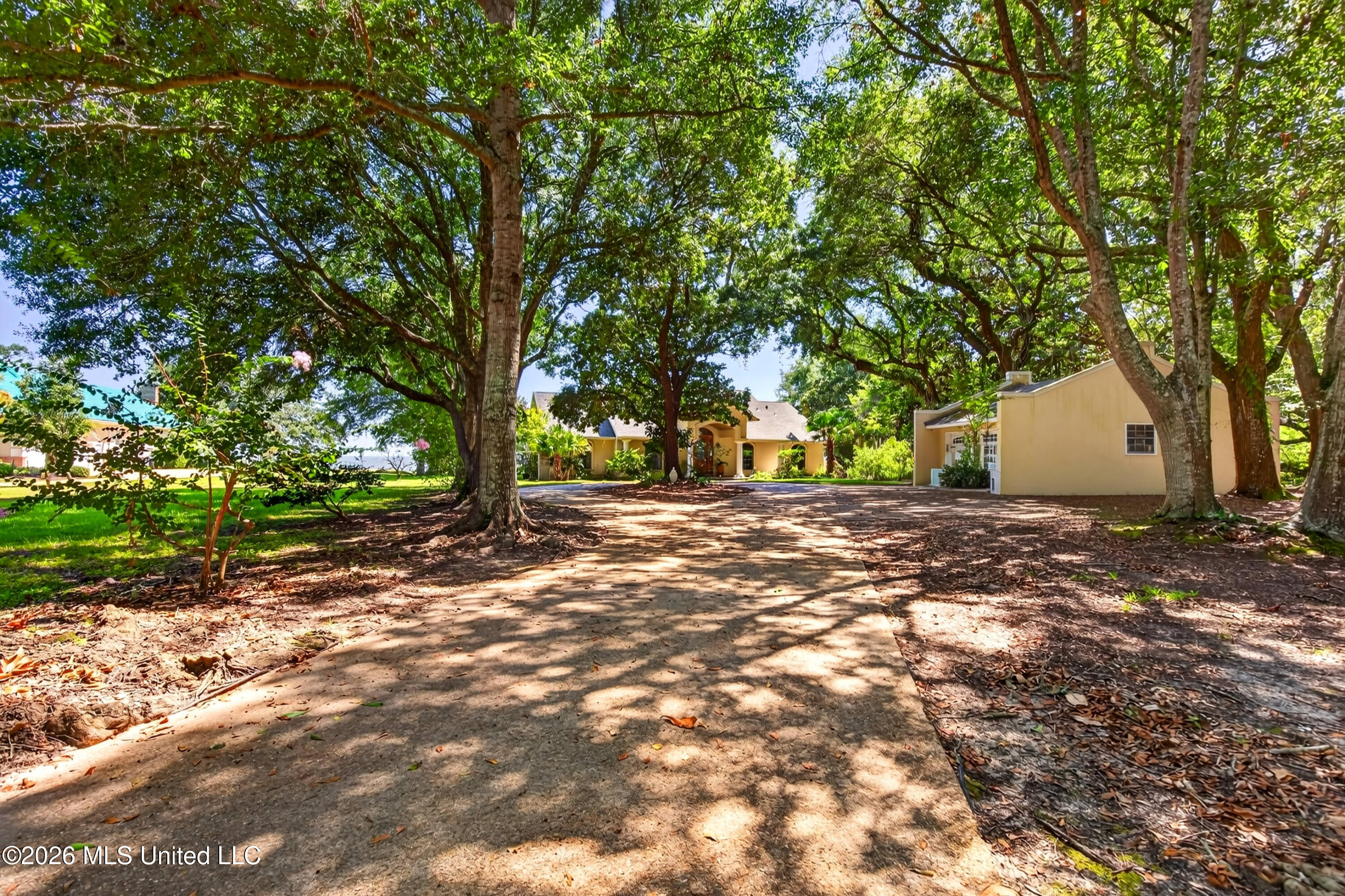 1401 Seacliffe Drive Property Photo 6