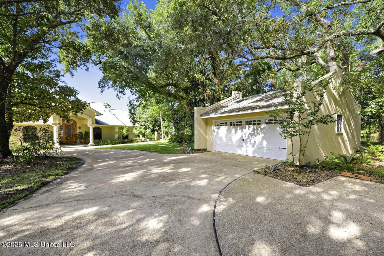 1401 Seacliffe Drive Property Photo 10