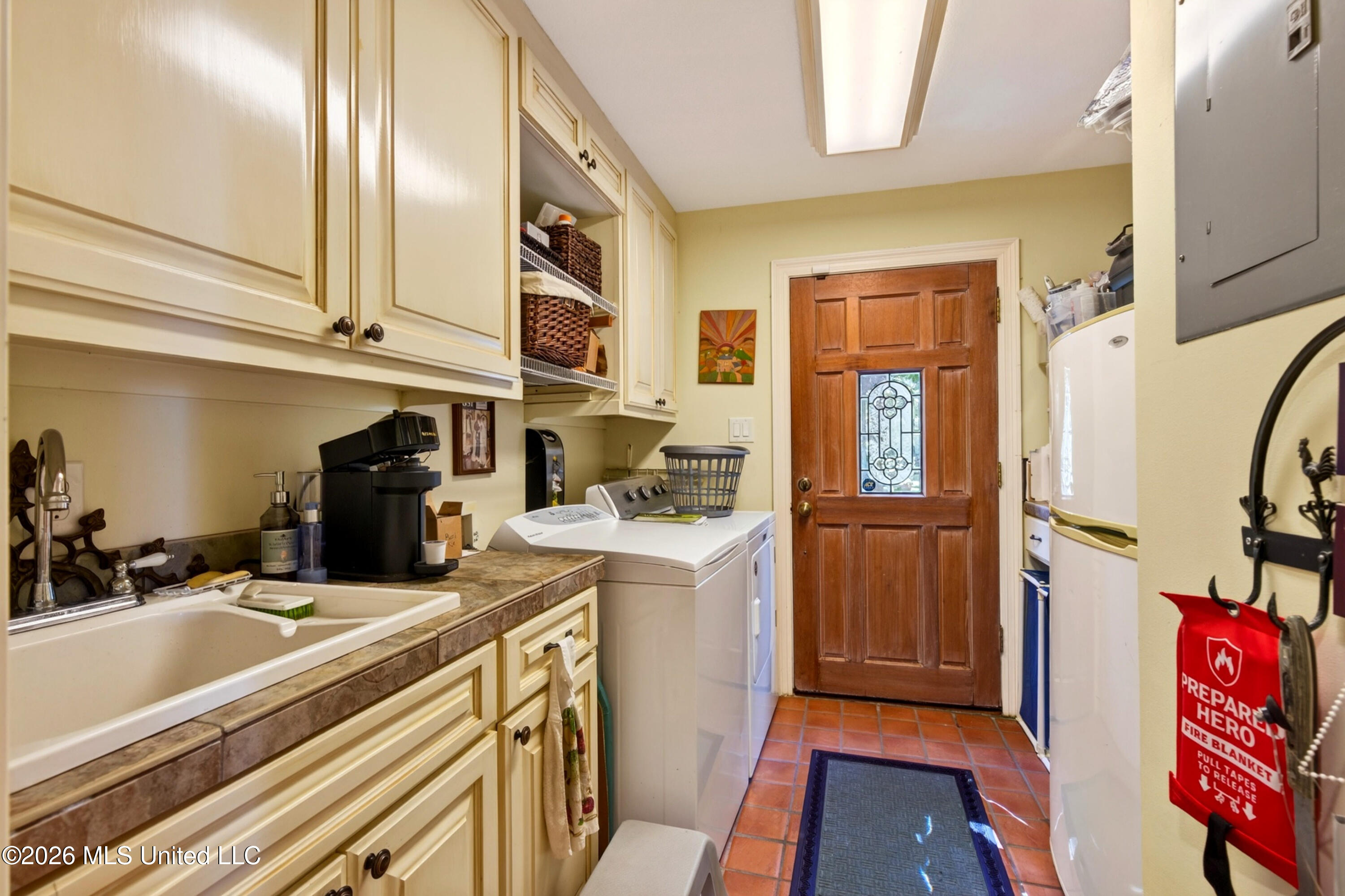 1401 Seacliffe Drive Property Photo 37