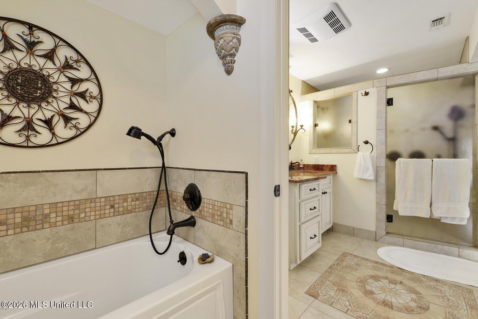 1401 Seacliffe Drive Property Photo 48