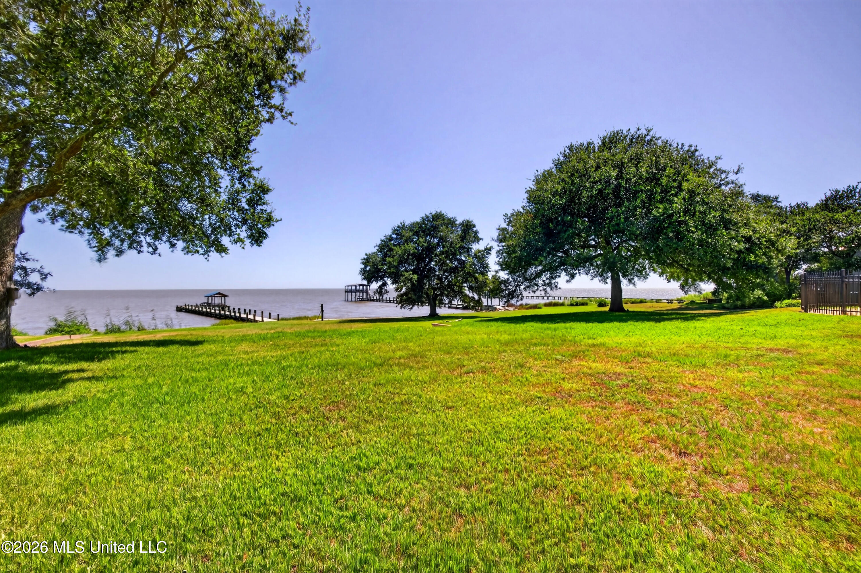 1401 Seacliffe Drive Property Photo 78