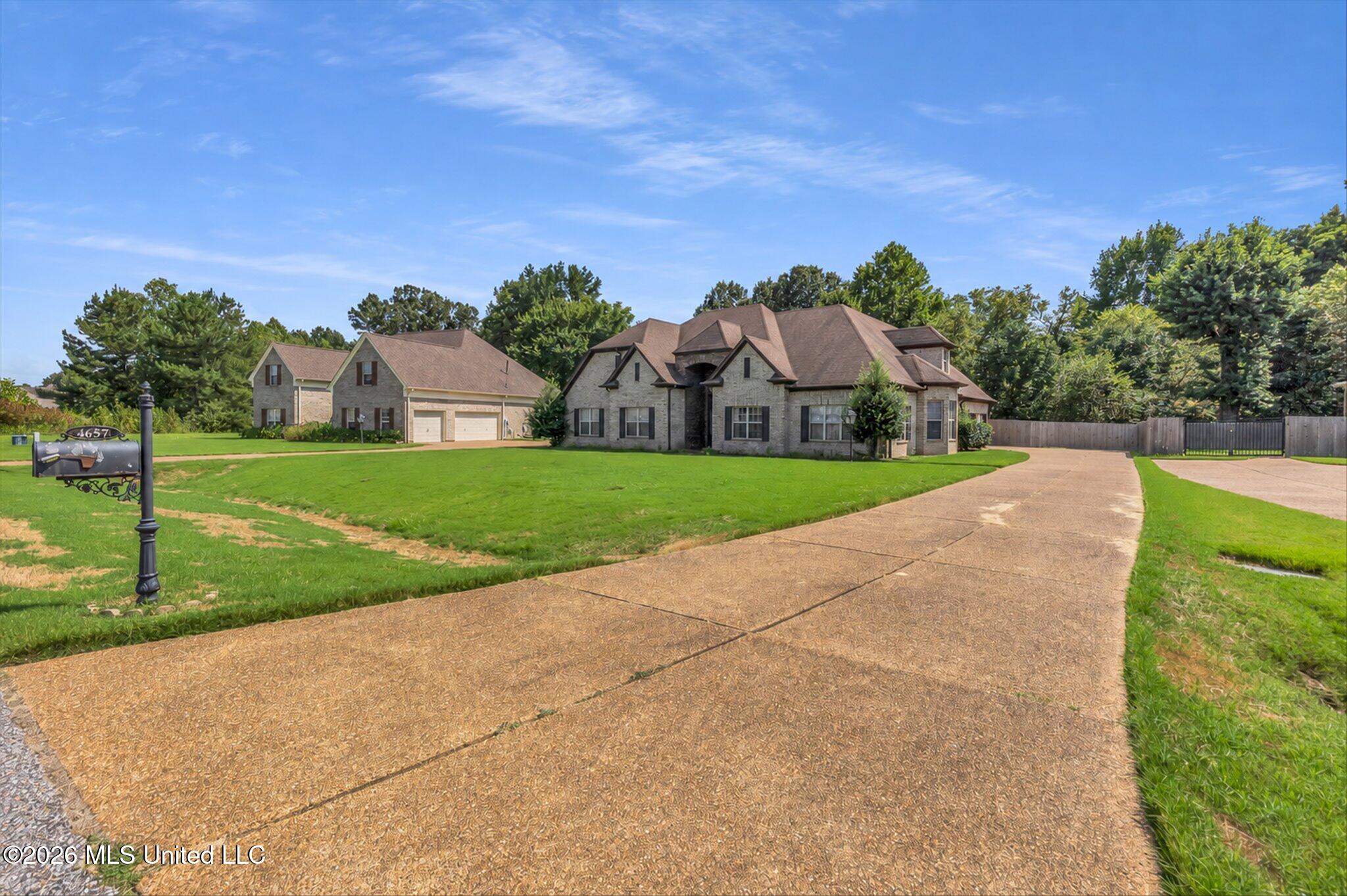 4657 Wedge Hill Drive Property Photo 2