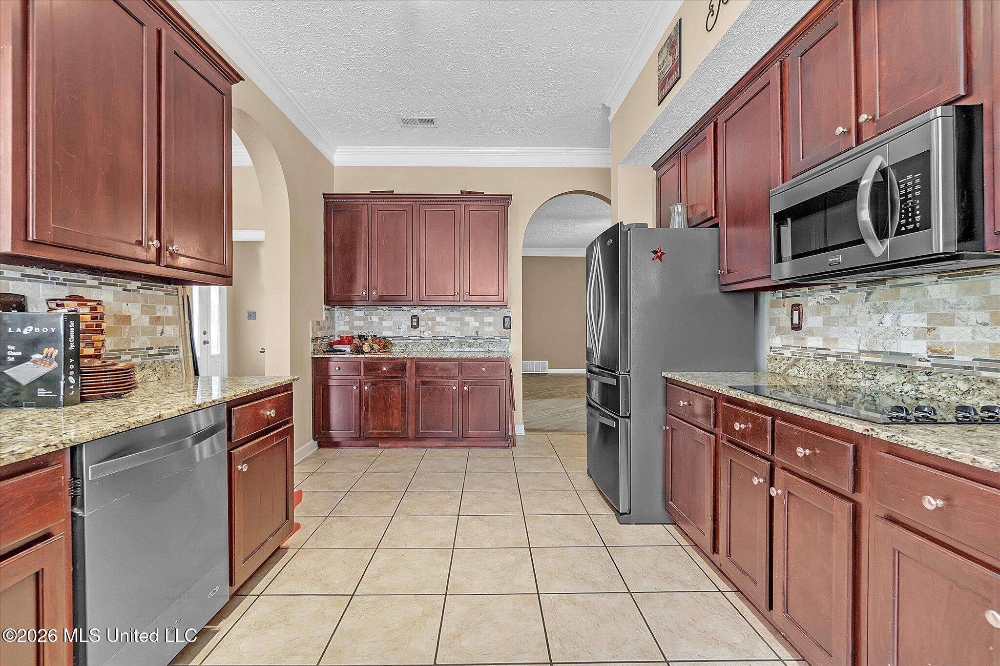 4657 Wedge Hill Drive Property Photo 5