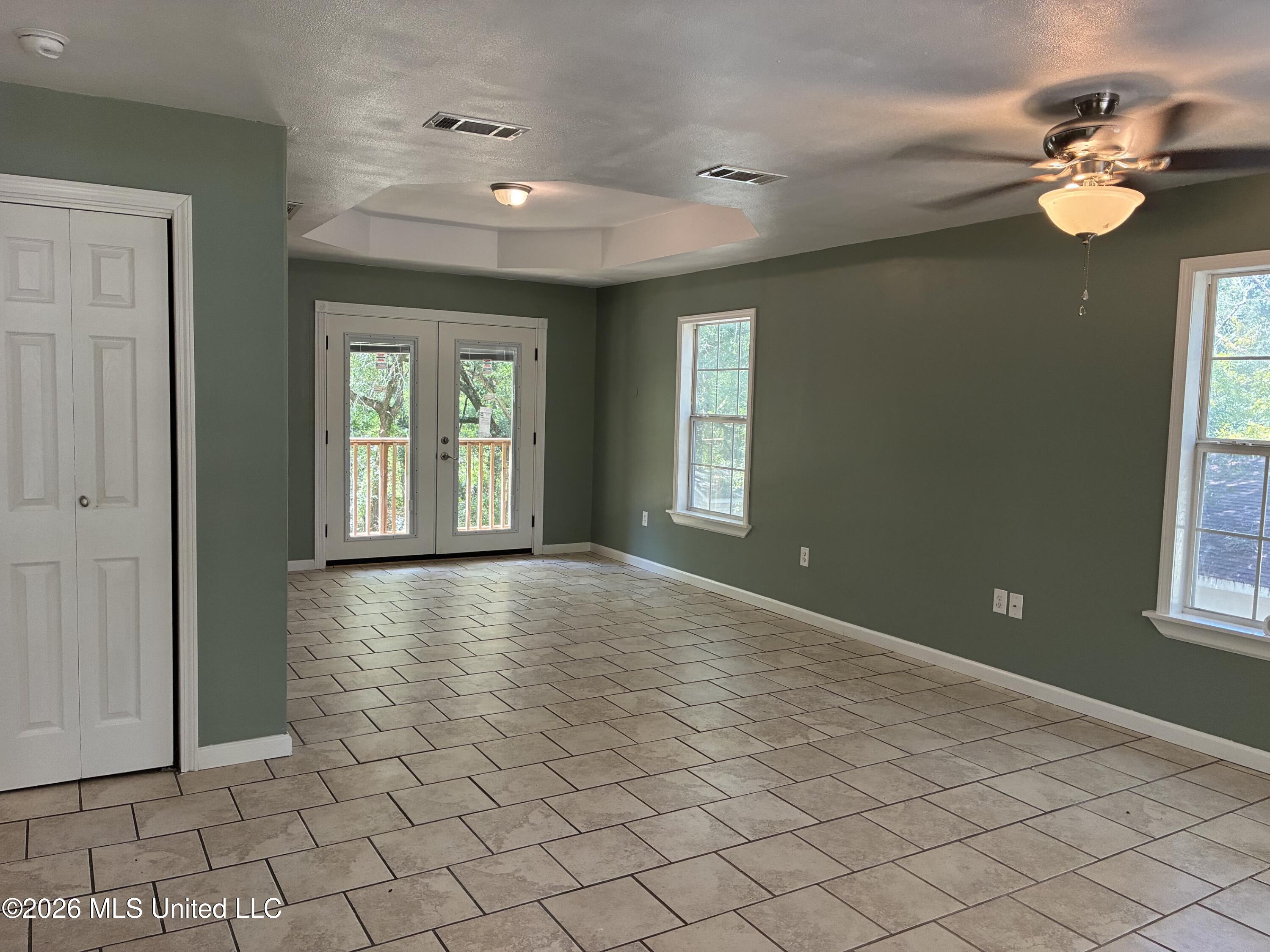 3718 Howze Street Property Photo 4