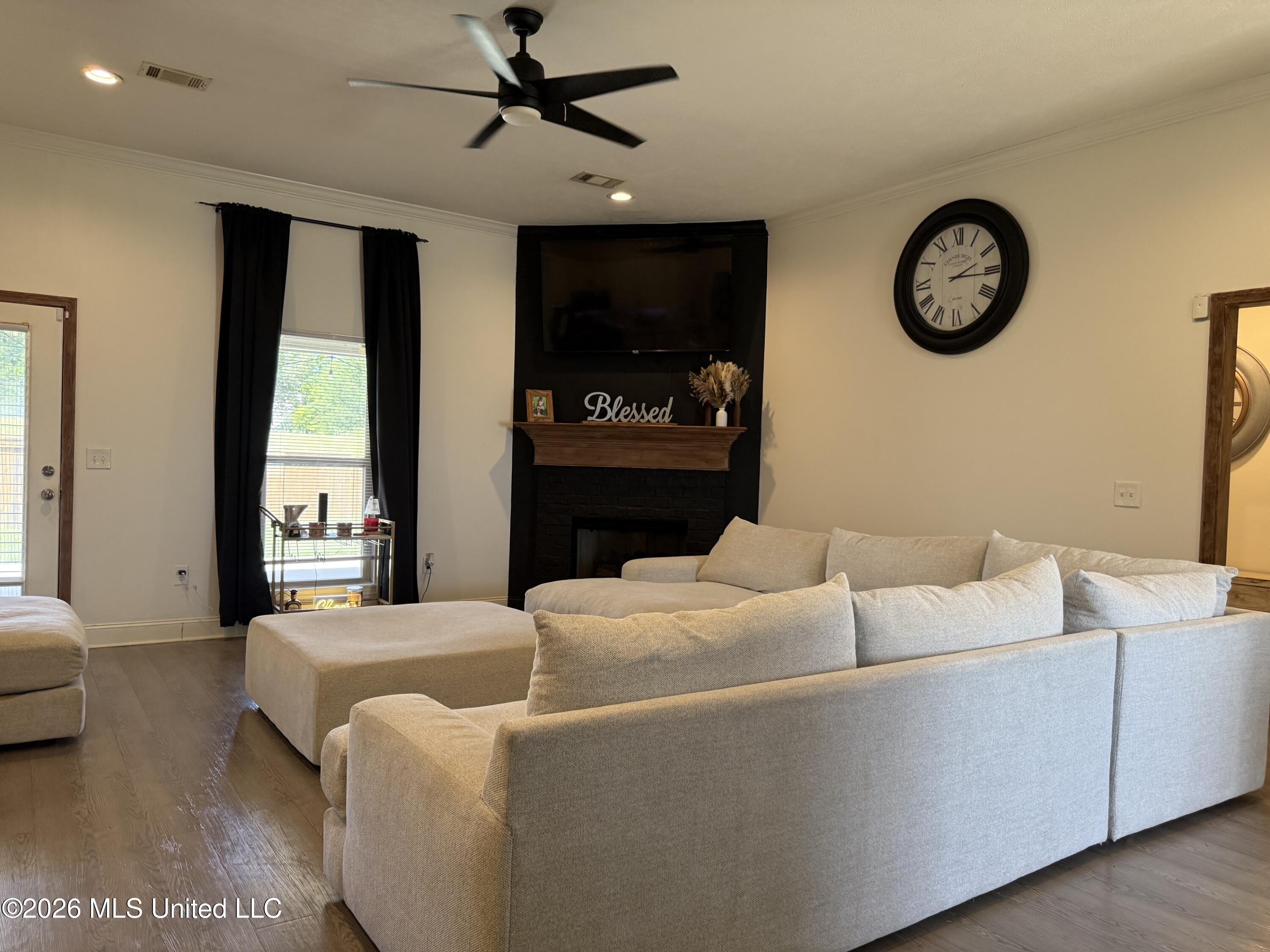 1213 Westfield Place Property Photo 2