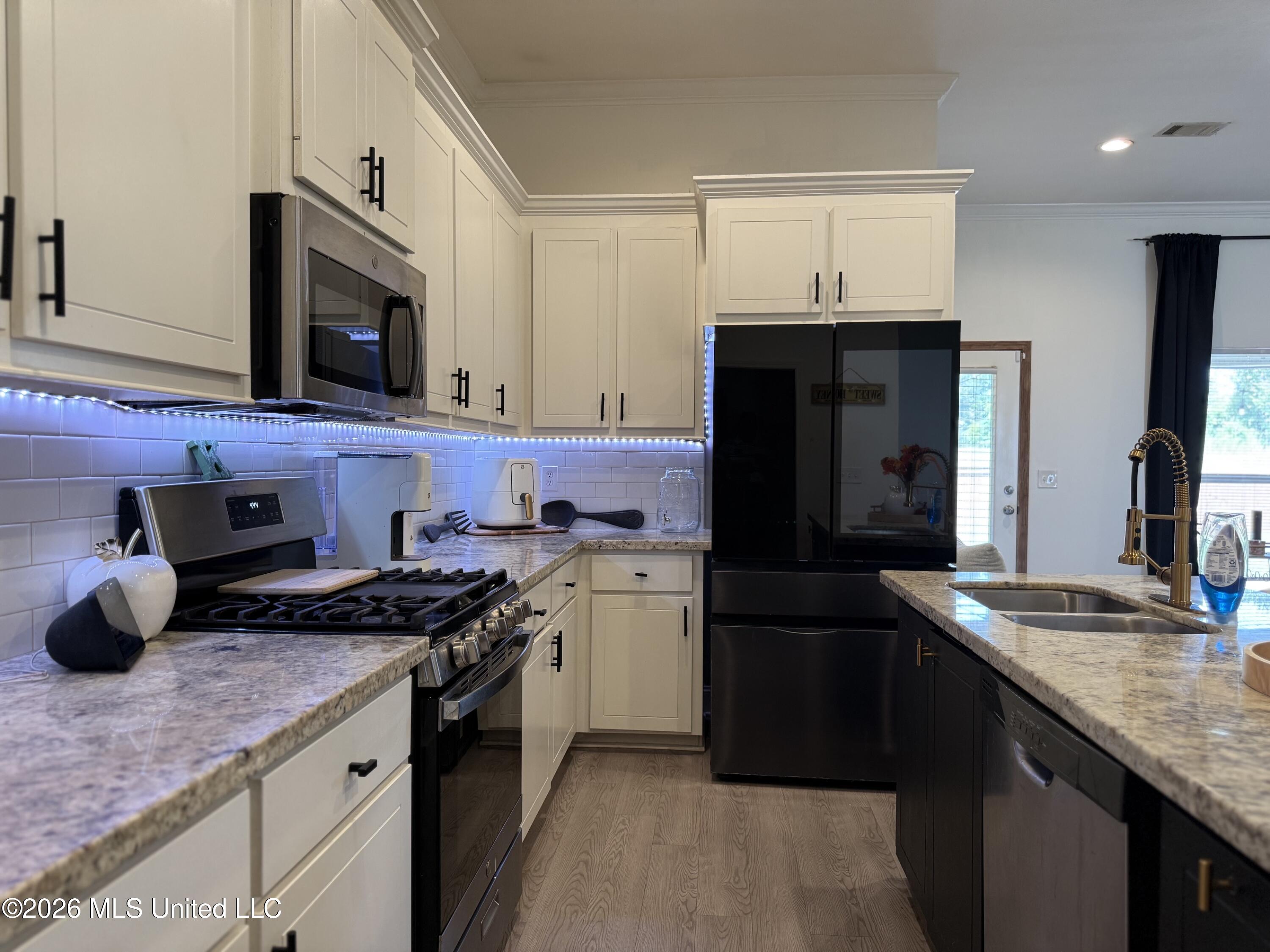 1213 Westfield Place Property Photo 6
