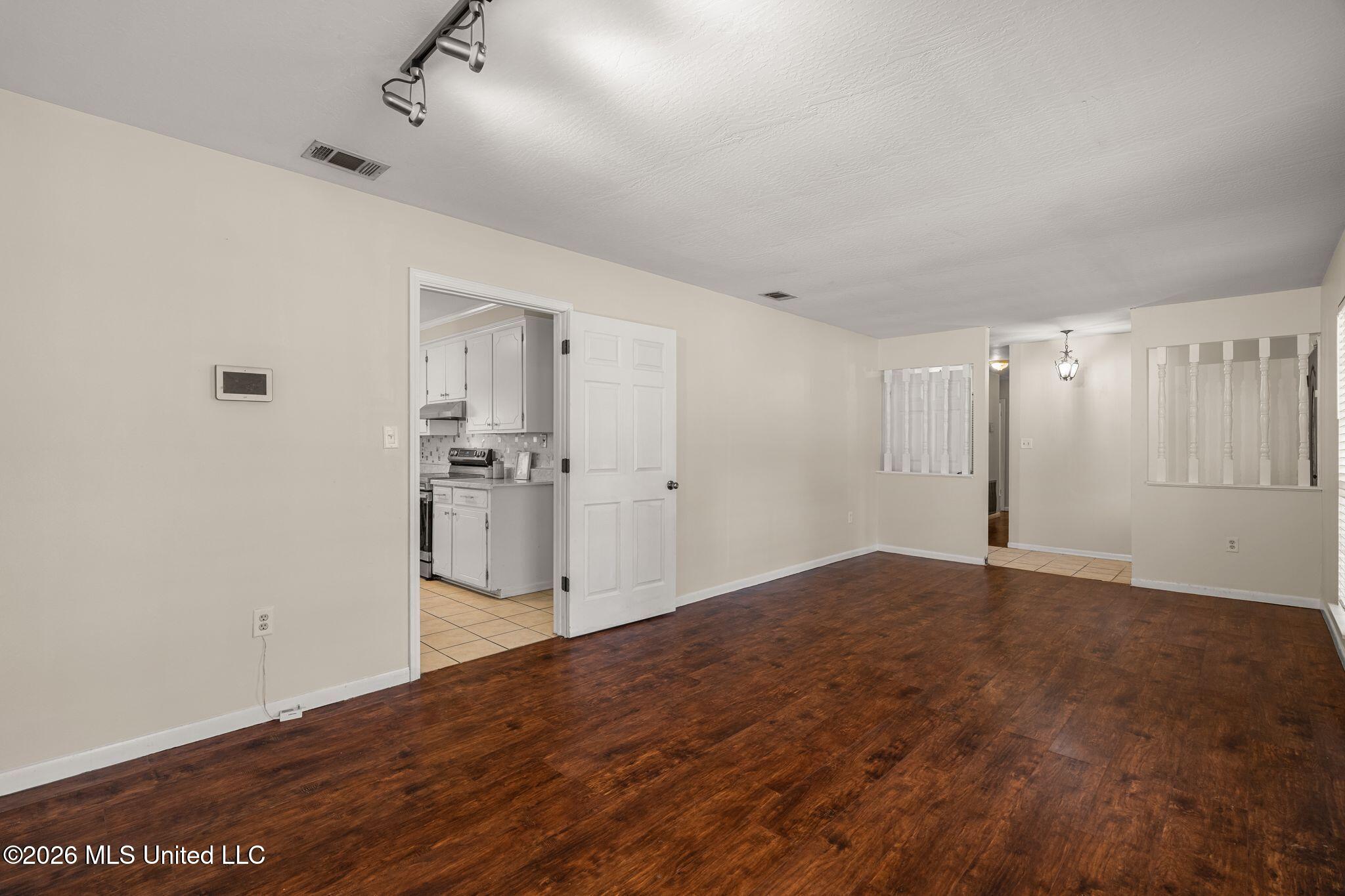 119 Bellair Drive Property Photo 9
