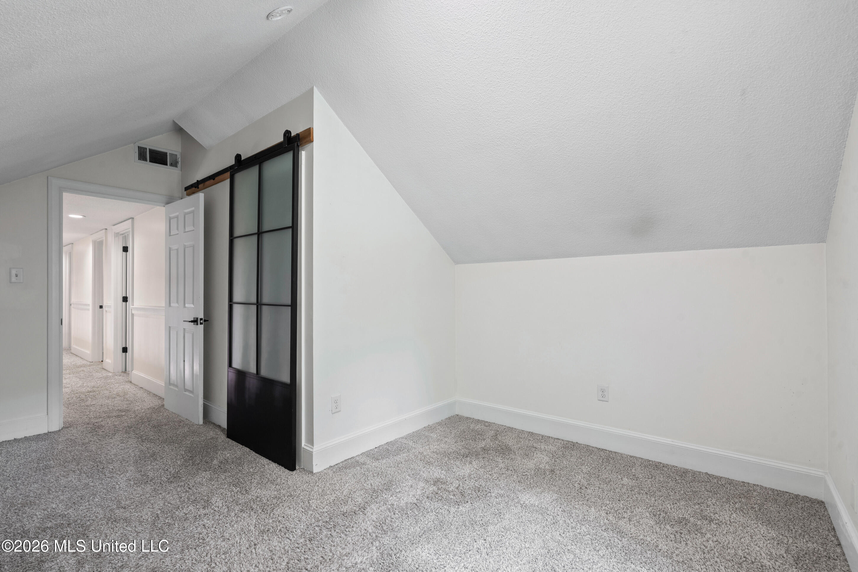 2140 Macintosh Drive Property Photo 19