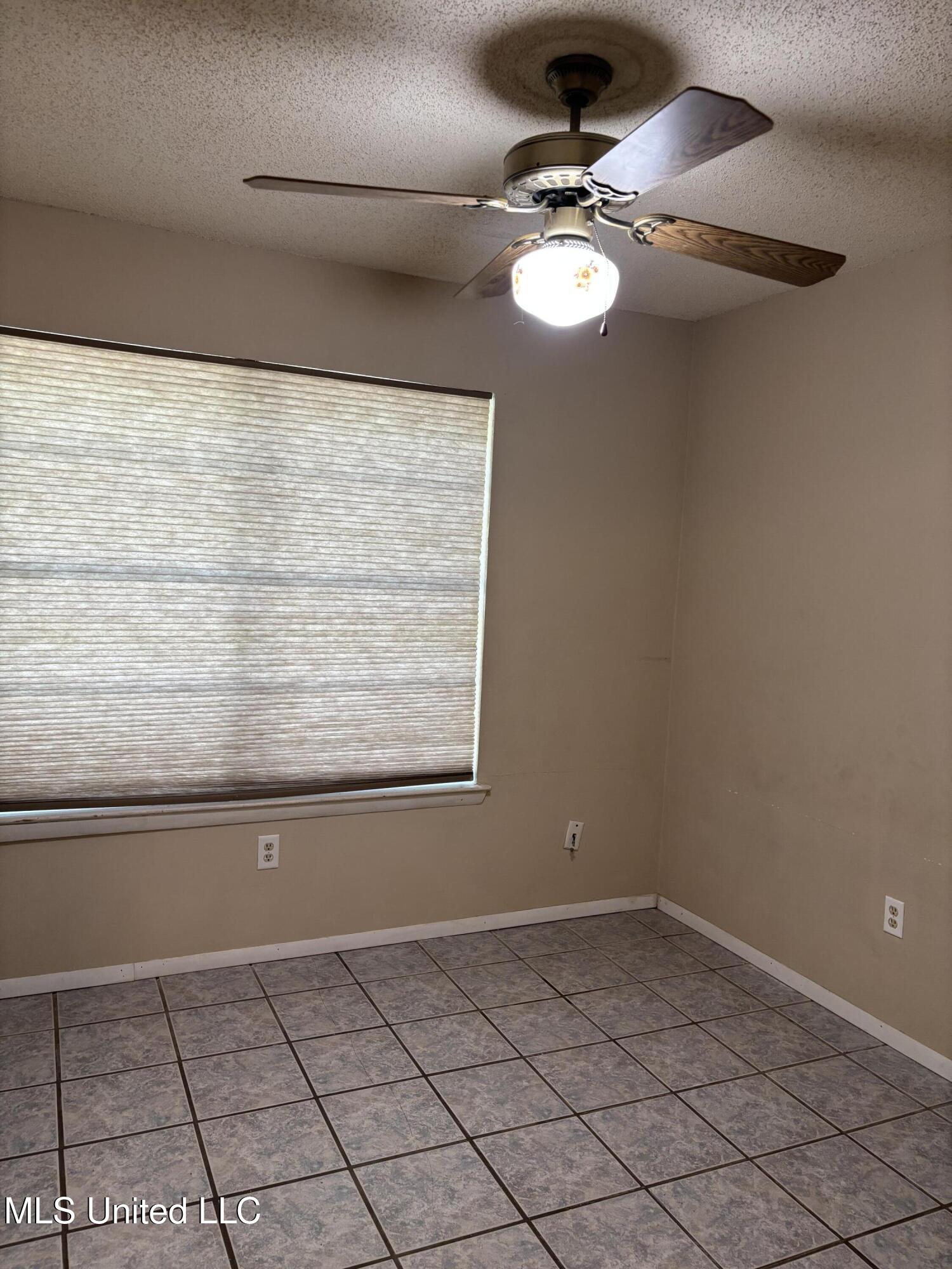 4908 Fairwood Drive Property Photo 33
