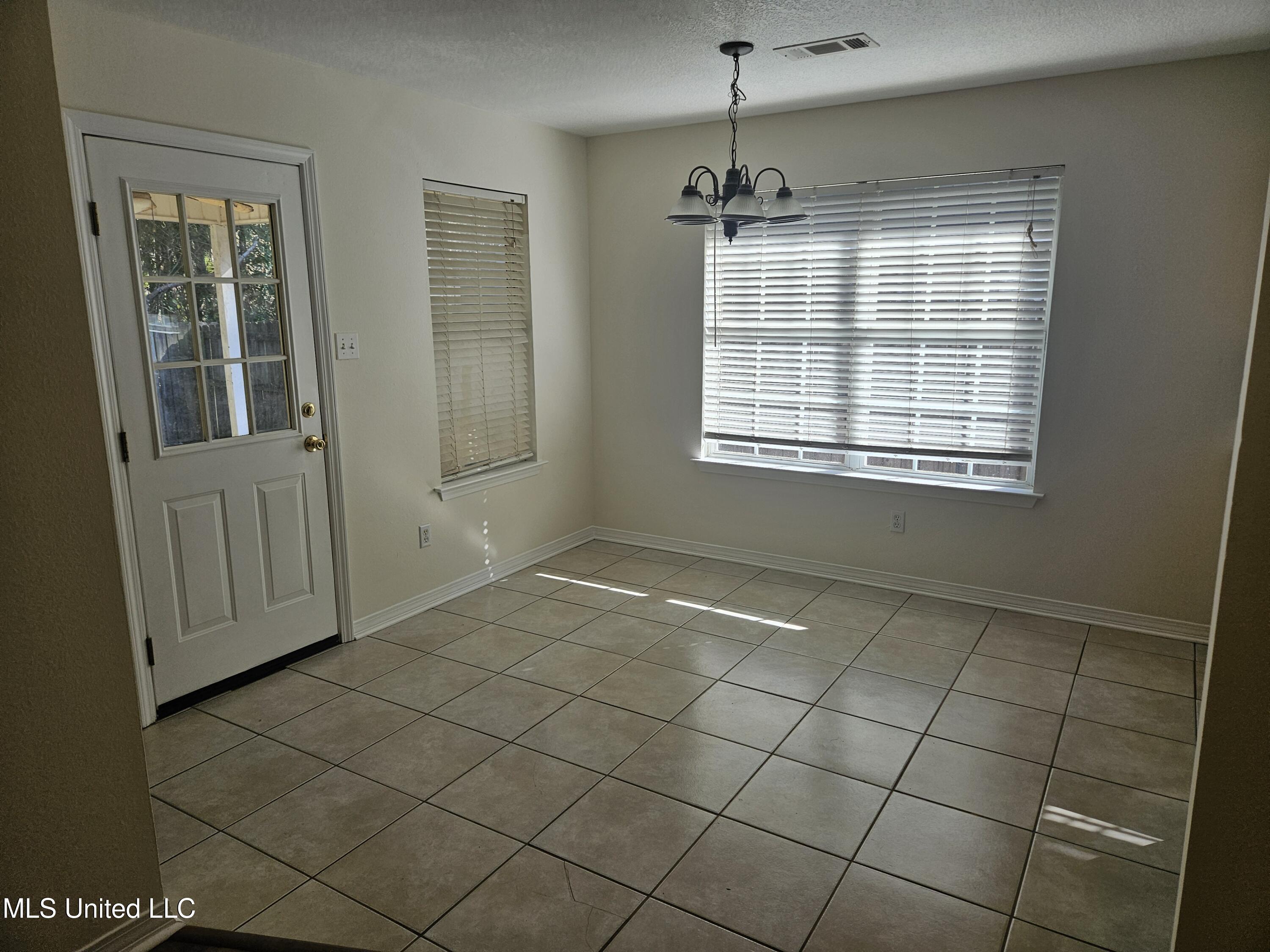 2532 N 10th Street Property Photo 9