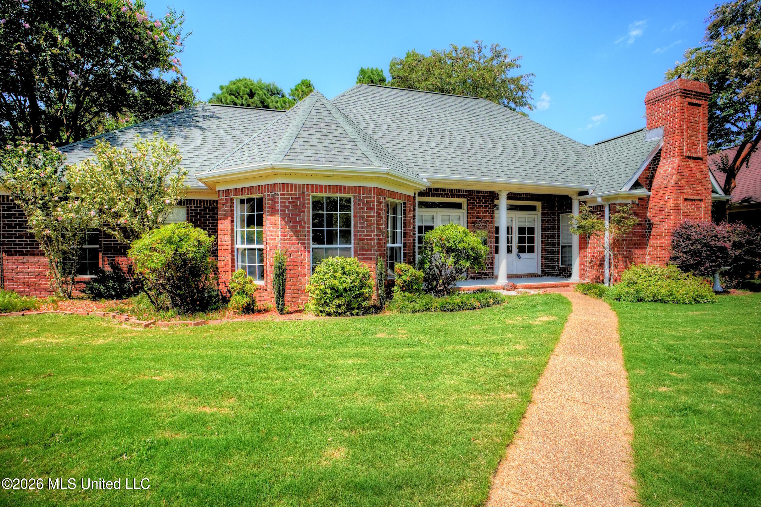 1663 Cedar Trail Cove Property Photo 2