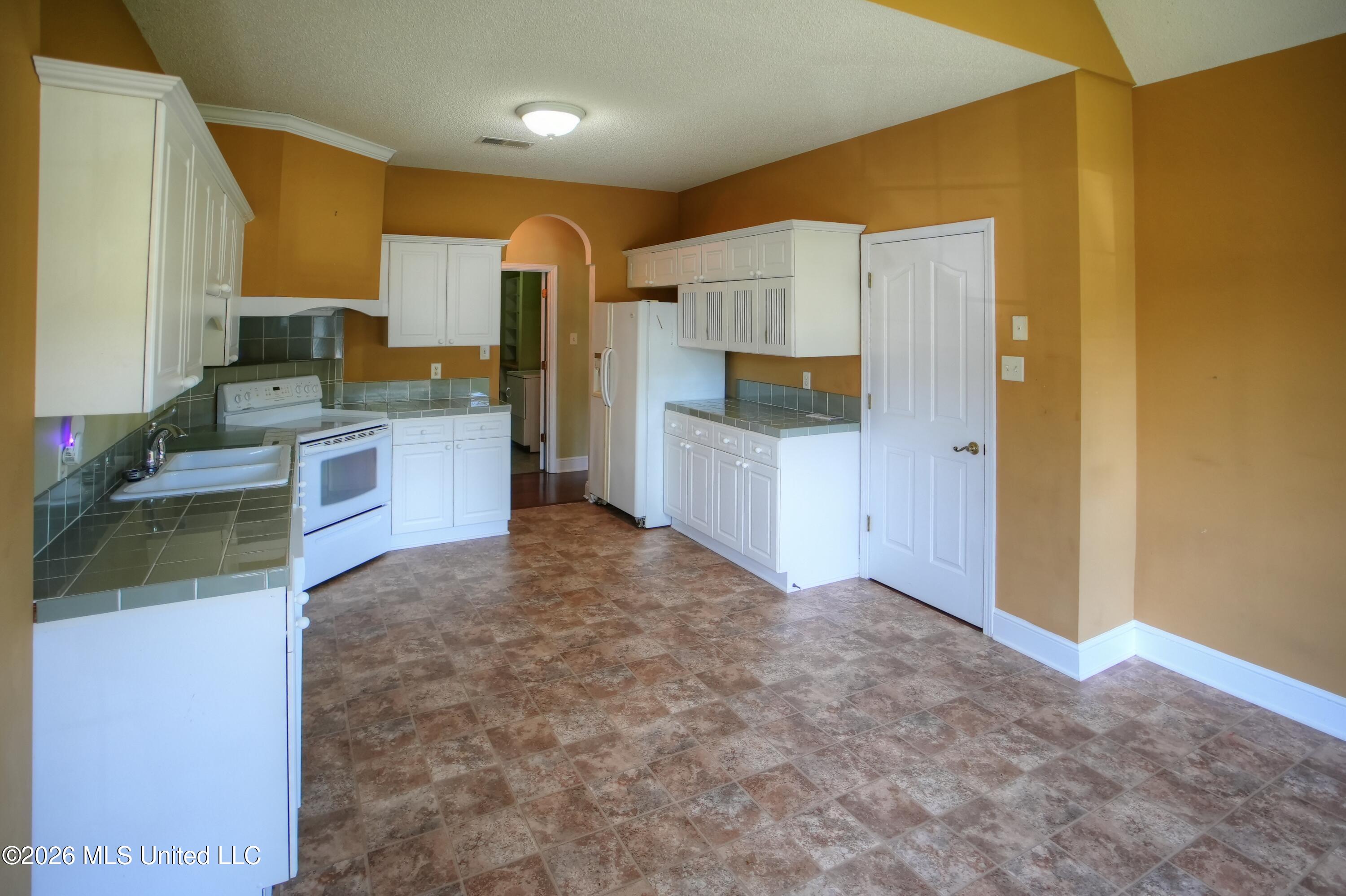 1663 Cedar Trail Cove Property Photo 9