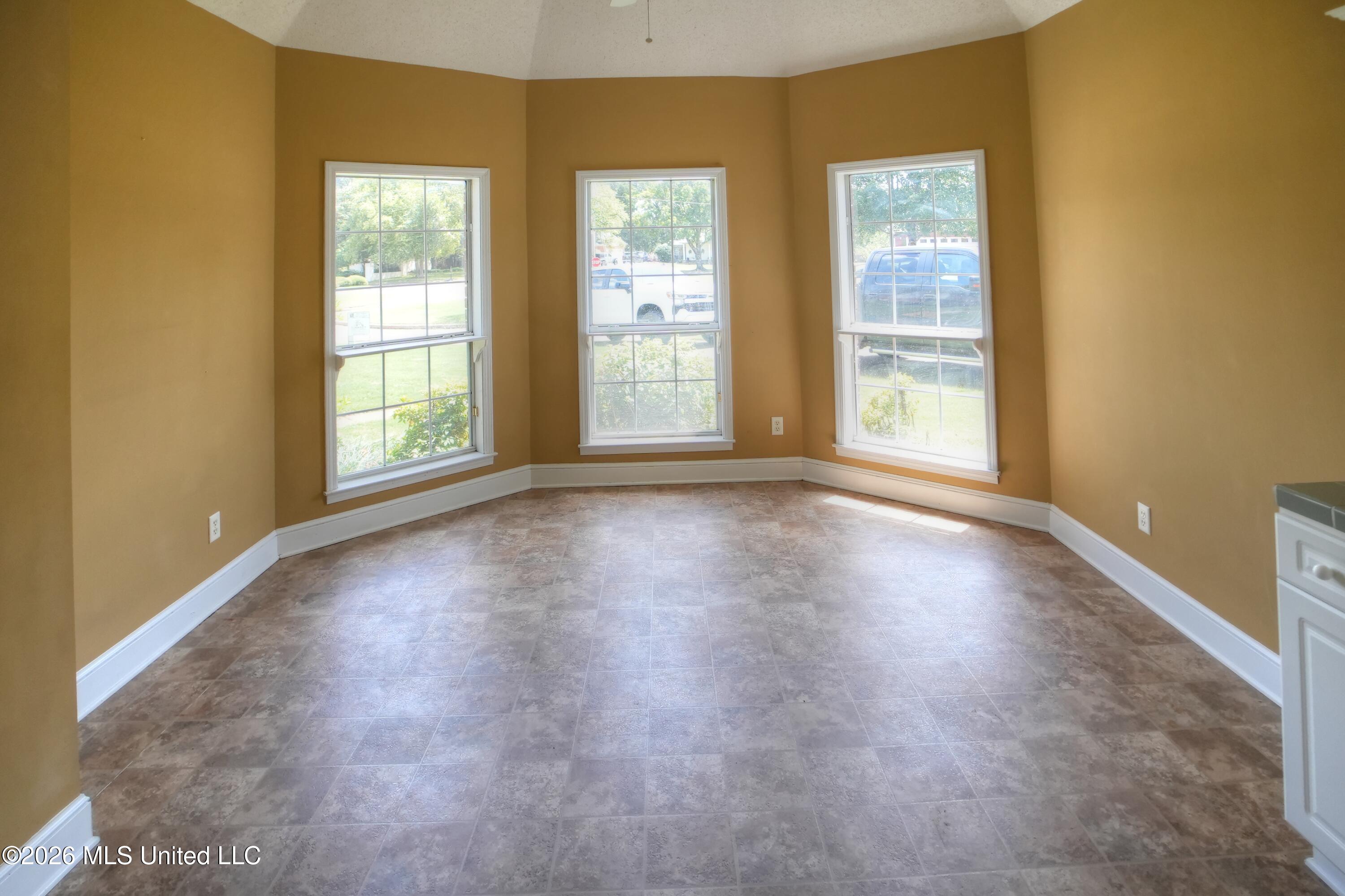 1663 Cedar Trail Cove Property Photo 10