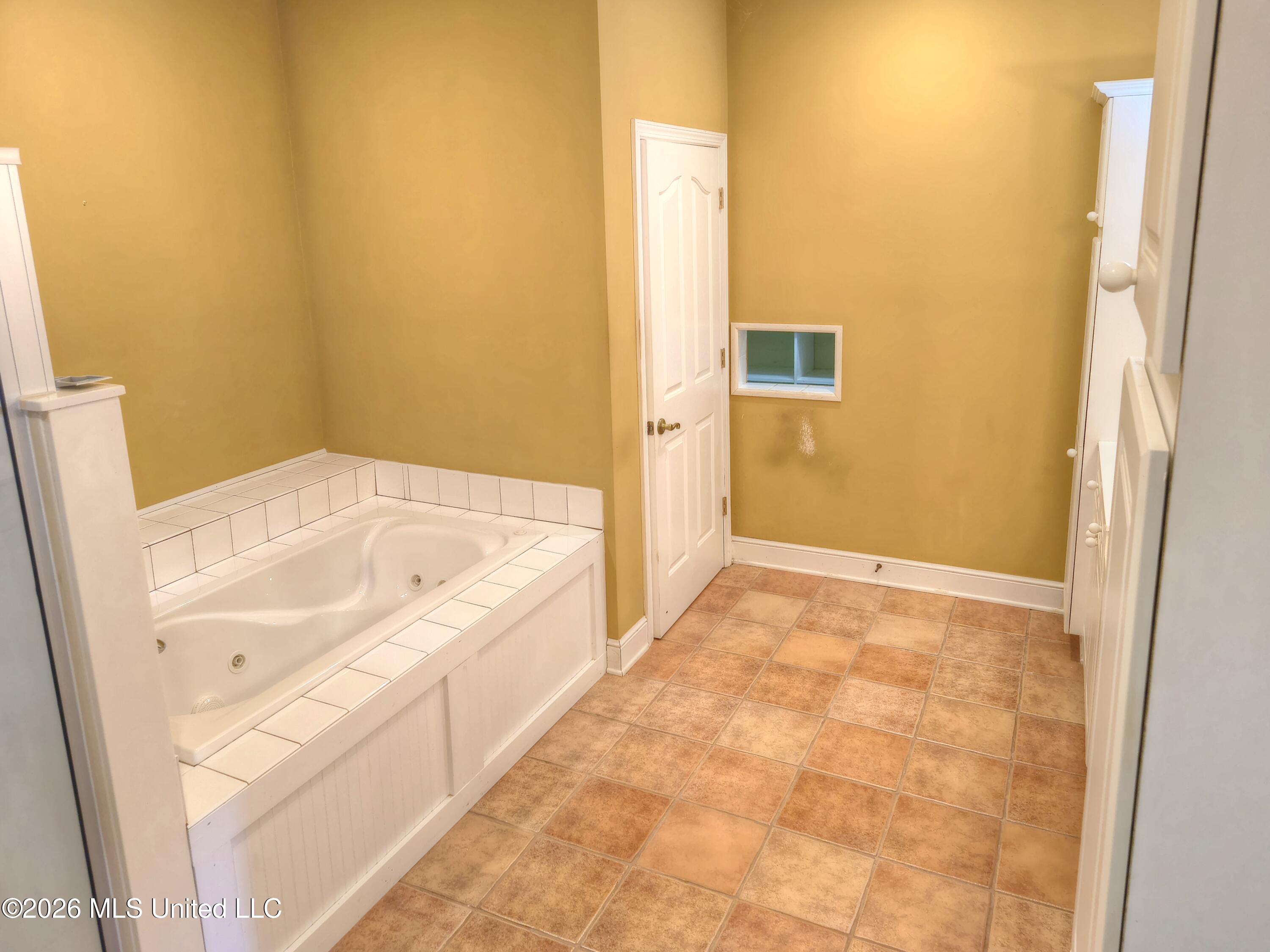 1663 Cedar Trail Cove Property Photo 14