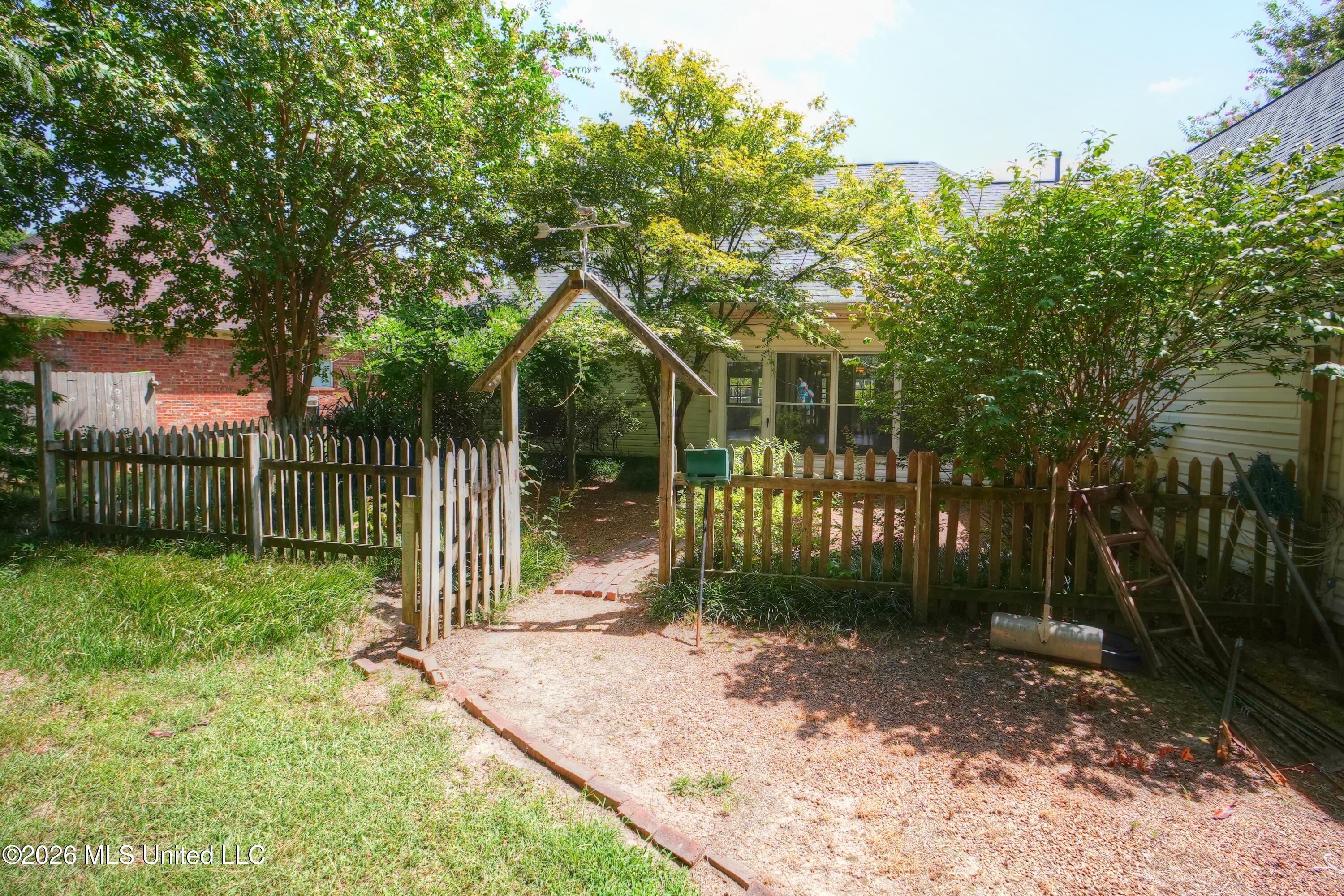 1663 Cedar Trail Cove Property Photo 31