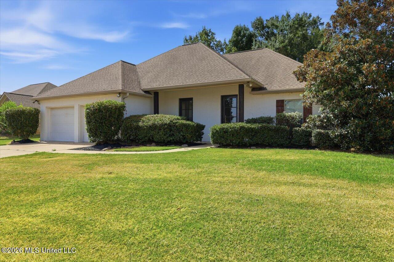 115 Kings Crossing Property Photo 1