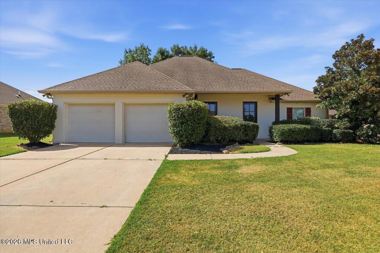 115 Kings Crossing Property Photo 2