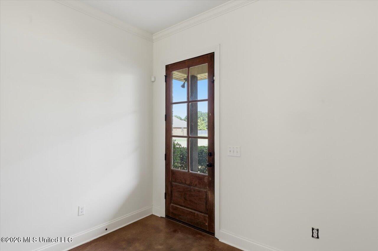115 Kings Crossing Property Photo 5