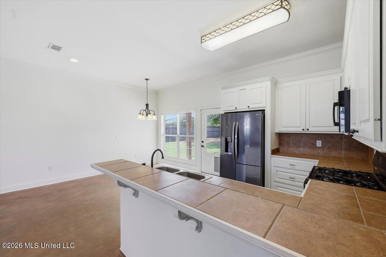 115 Kings Crossing Property Photo 11