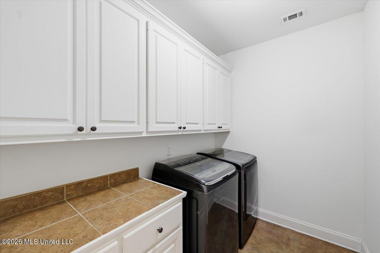115 Kings Crossing Property Photo 16