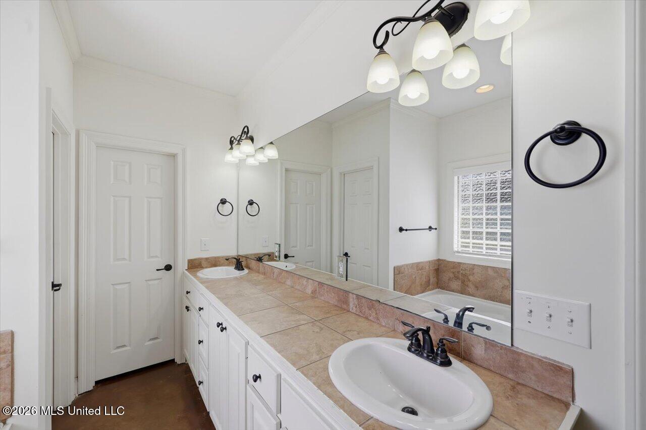 115 Kings Crossing Property Photo 19