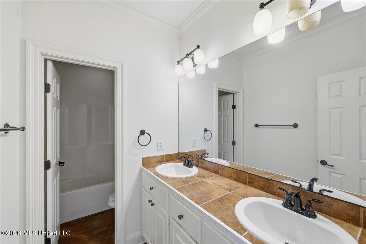 115 Kings Crossing Property Photo 27