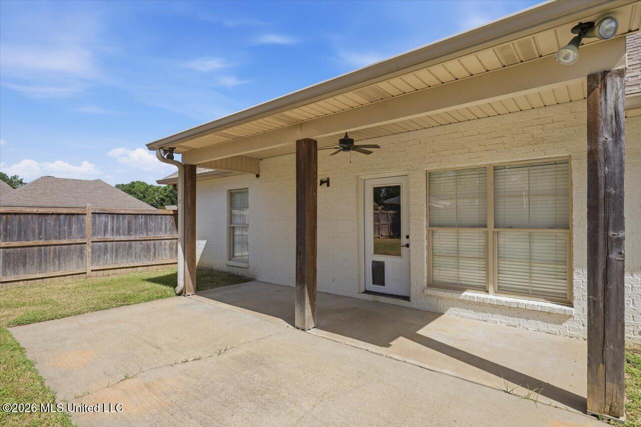 115 Kings Crossing Property Photo 32