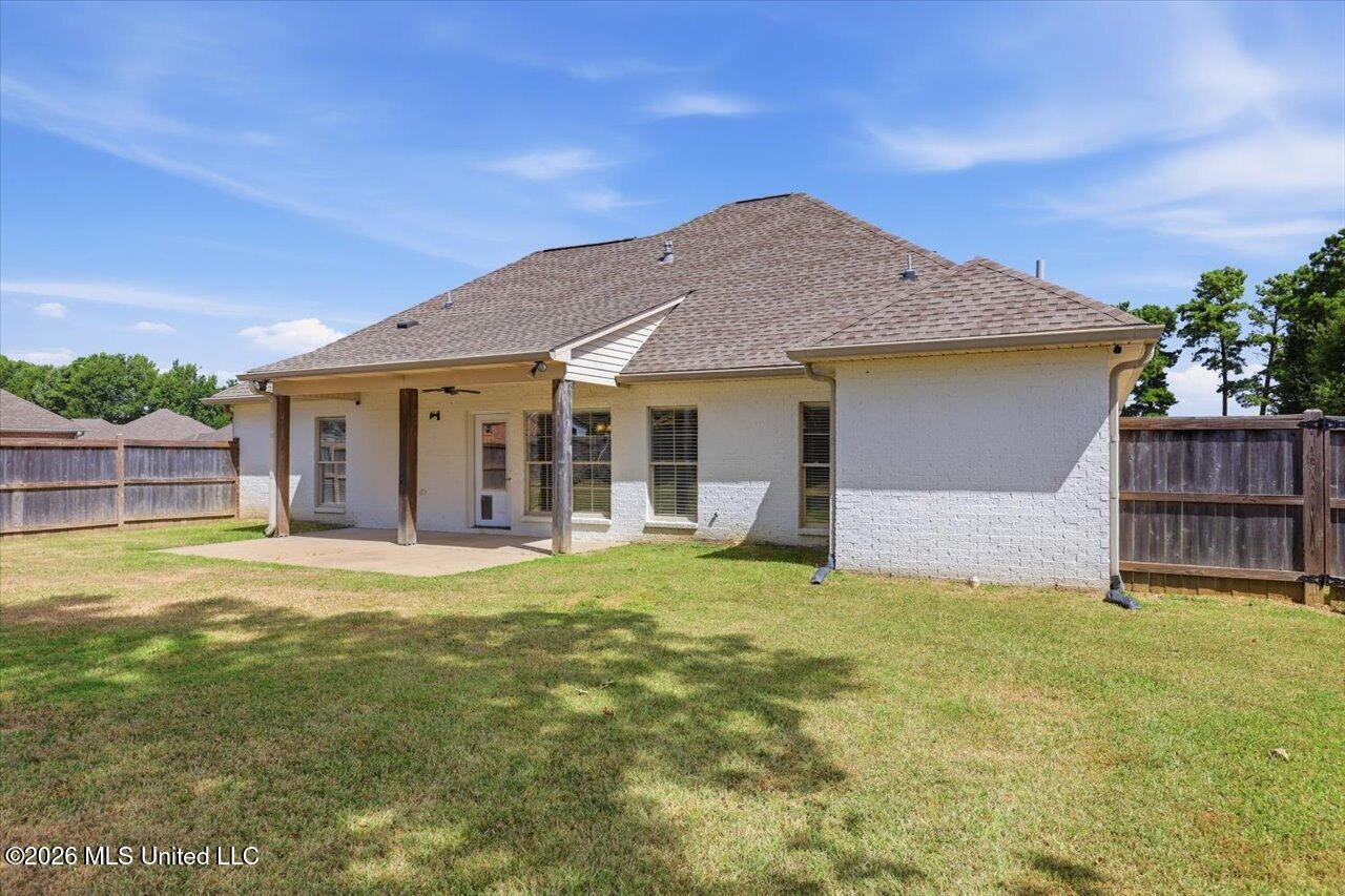 115 Kings Crossing Property Photo 35