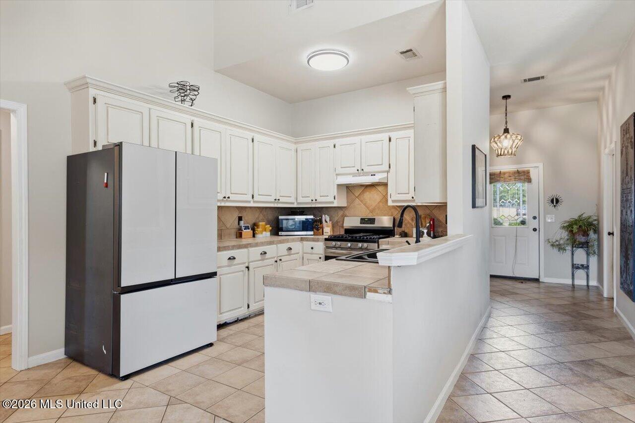 1015 Carlyle Cove Property Photo 10