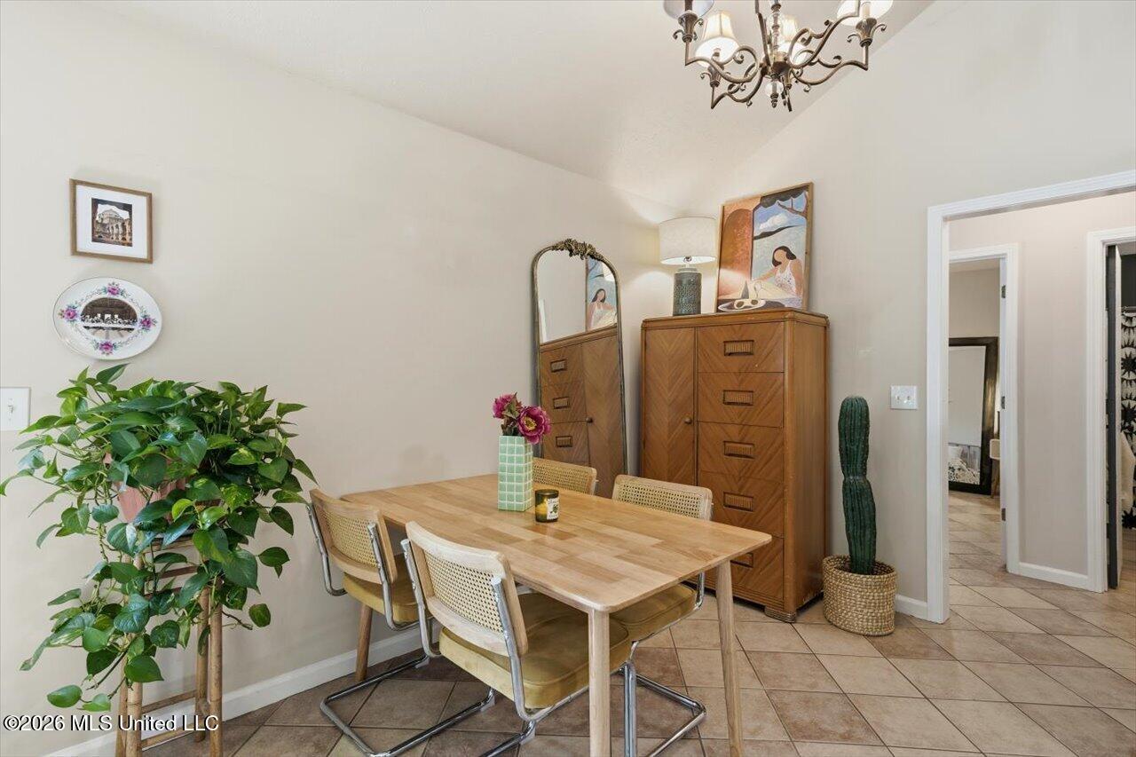 1015 Carlyle Cove Property Photo 15