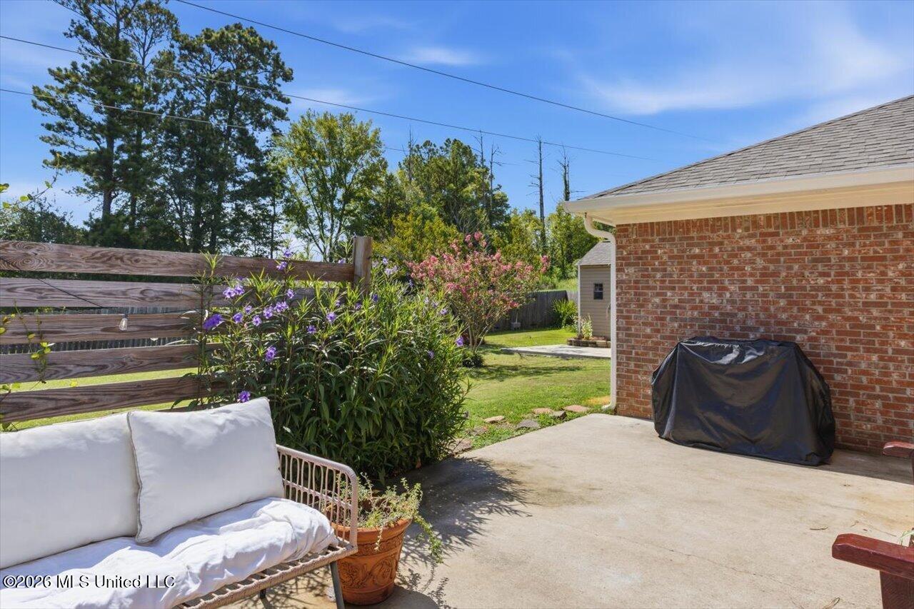 1015 Carlyle Cove Property Photo 27