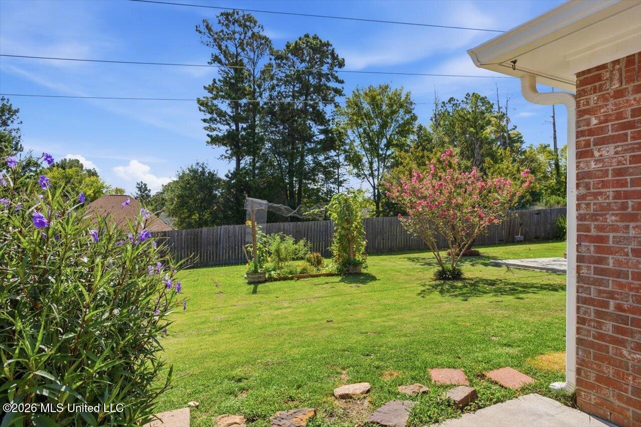 1015 Carlyle Cove Property Photo 29