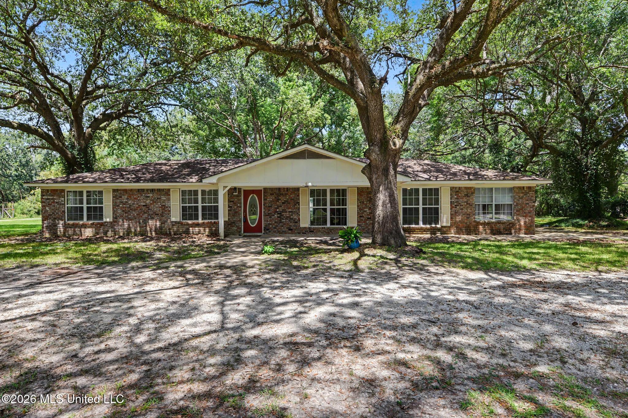 9121 Prairiebrook Road Property Photo 1