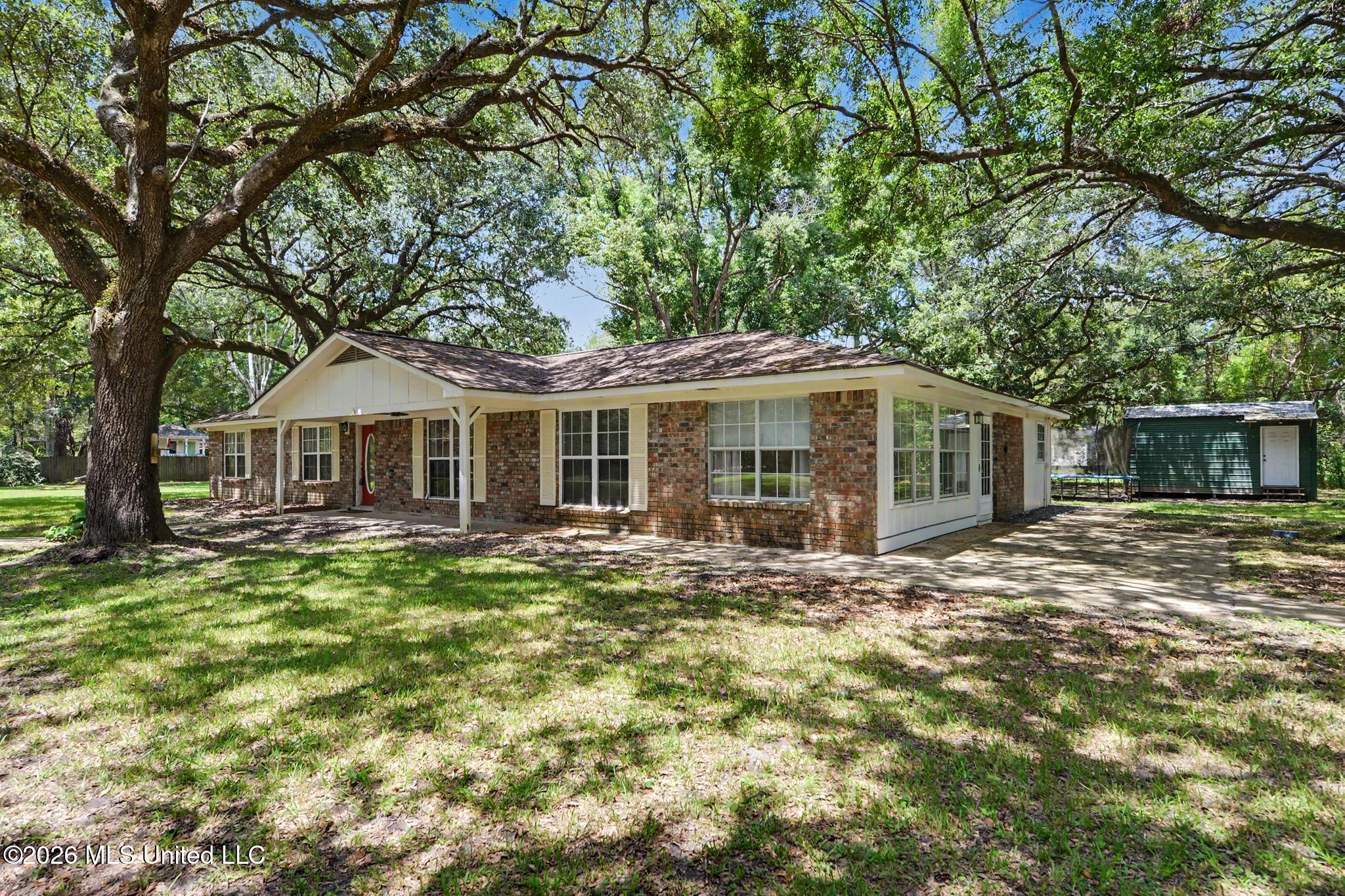 9121 Prairiebrook Road Property Photo 3