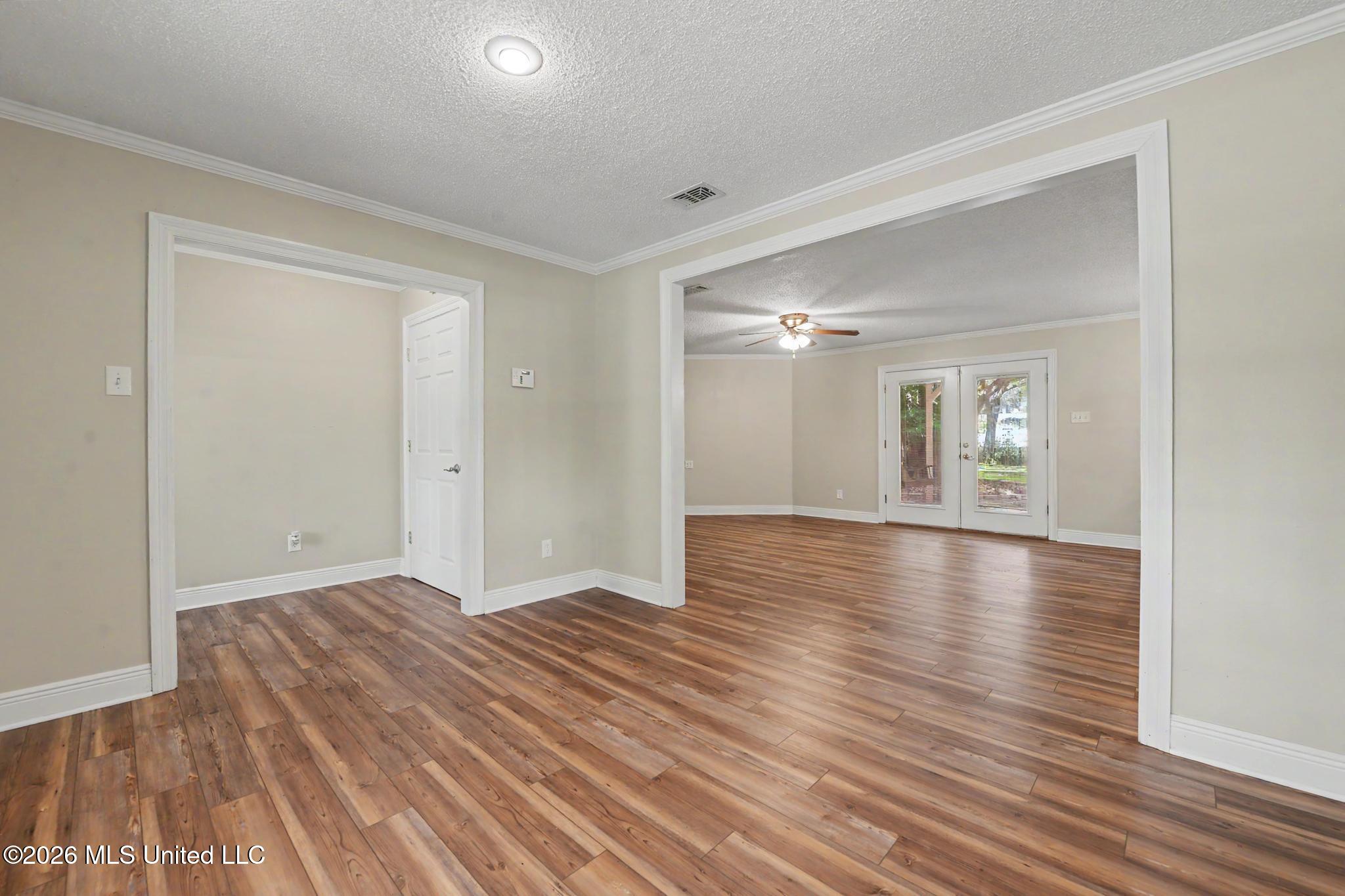 9121 Prairiebrook Road Property Photo 5