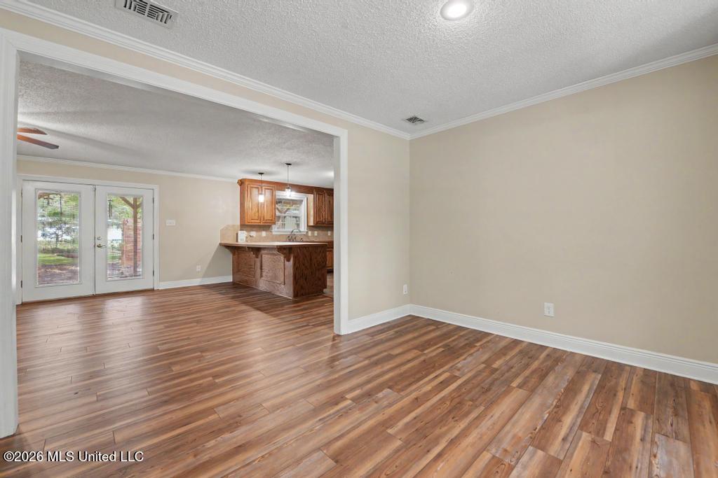 9121 Prairiebrook Road Property Photo 6