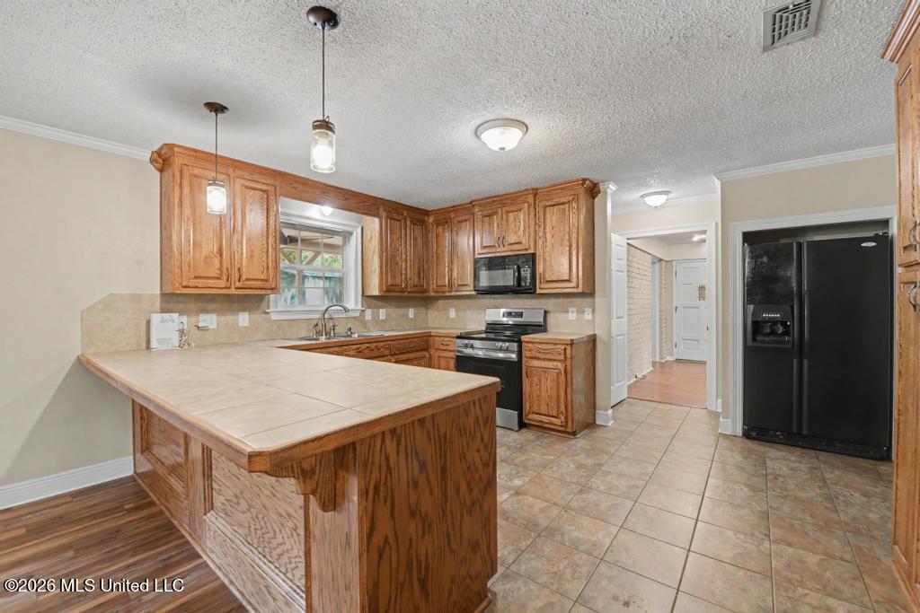 9121 Prairiebrook Road Property Photo 9