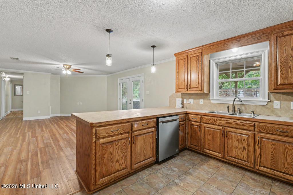 9121 Prairiebrook Road Property Photo 10