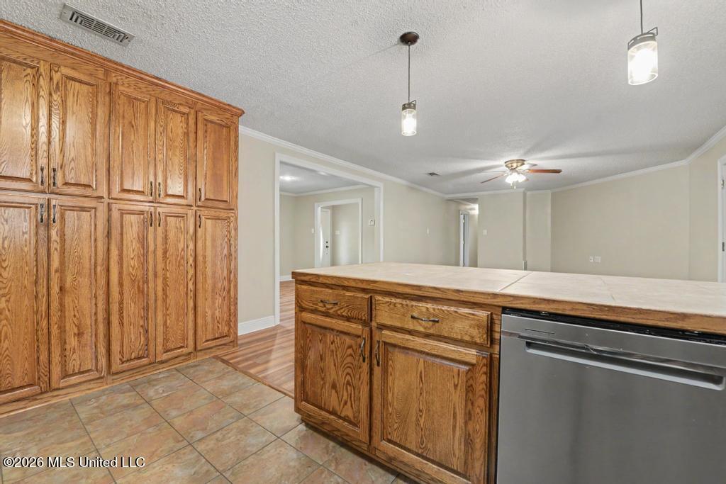 9121 Prairiebrook Road Property Photo 11